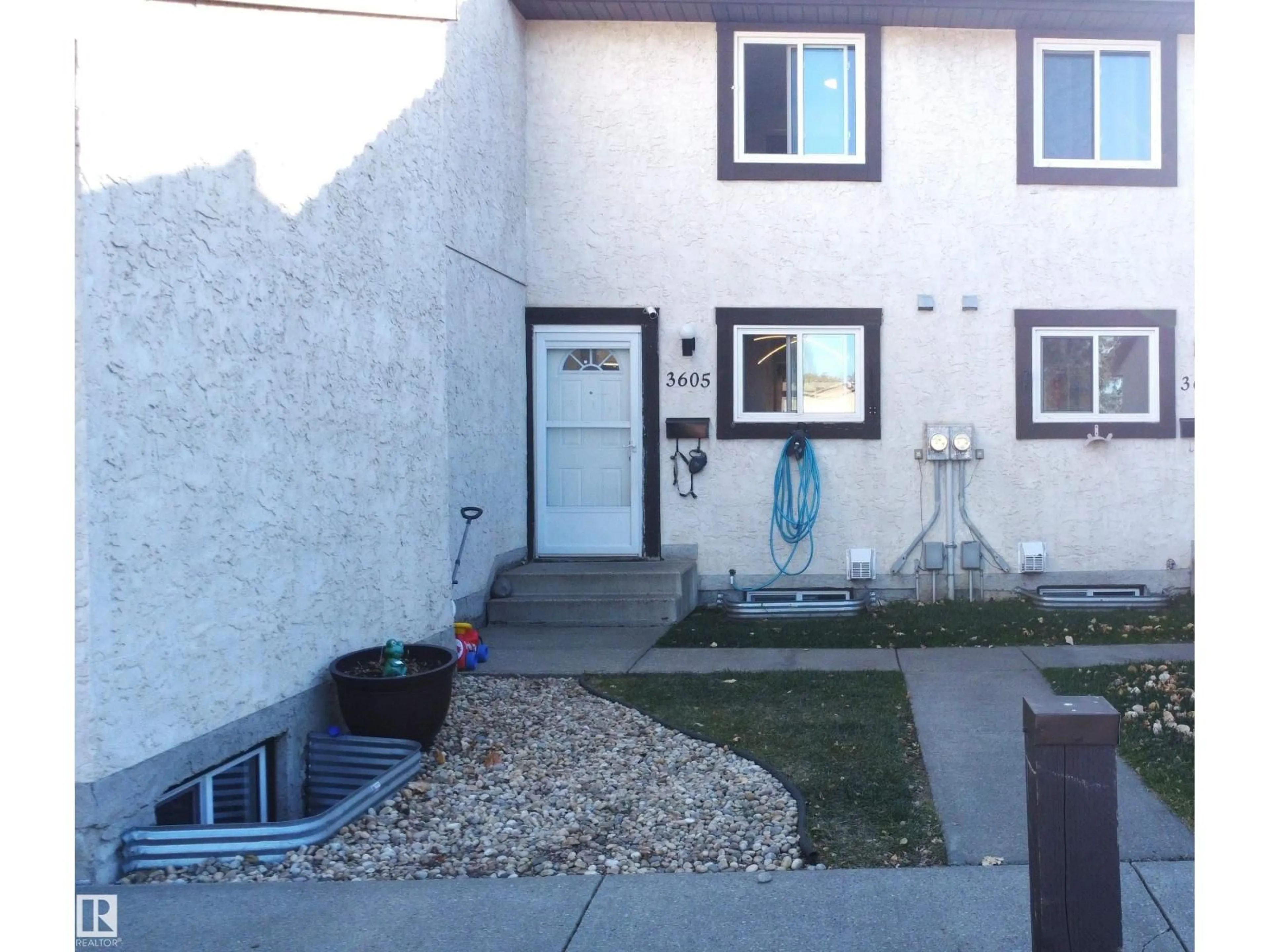 Unknown for 3605 30 AV, Edmonton Alberta T6L5H5