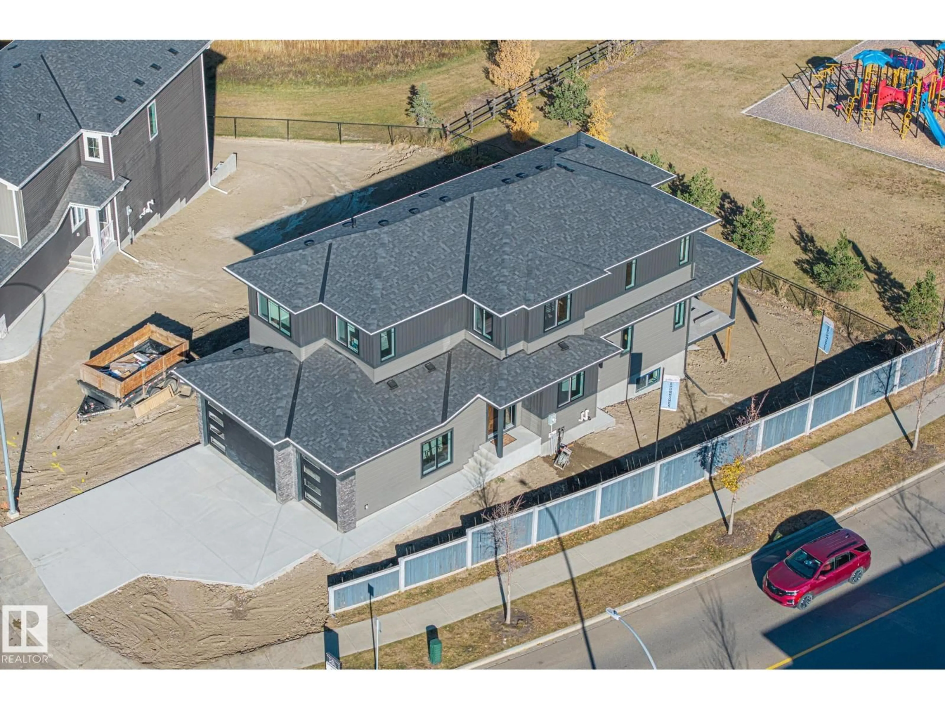 A pic from outside/outdoor area/front of a property/back of a property/a pic from drone, unknown for 671 KING ST, Spruce Grove Alberta T7X4P7