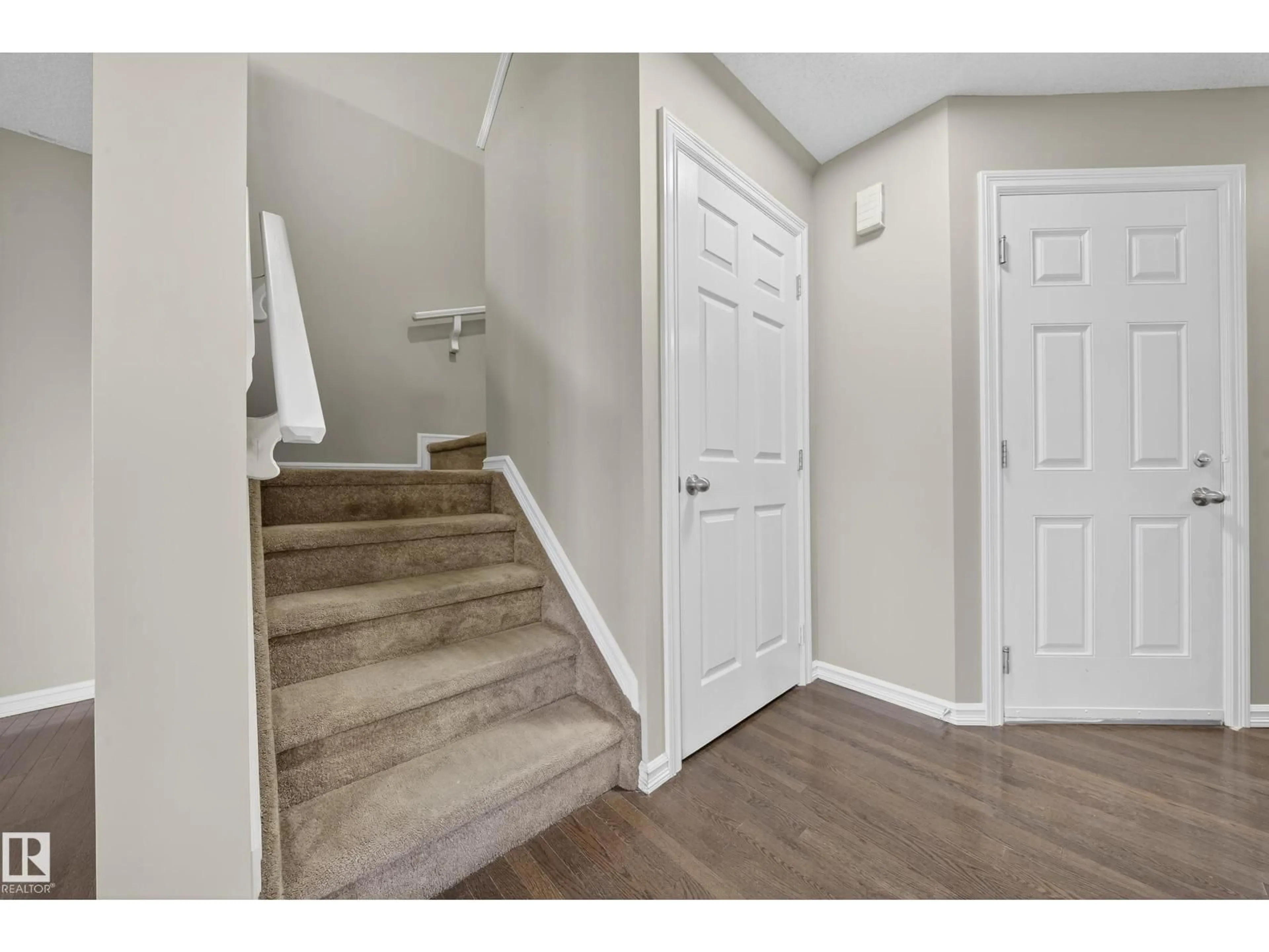 Indoor entryway for NW - 1827 28 ST, Edmonton Alberta T6T0N8