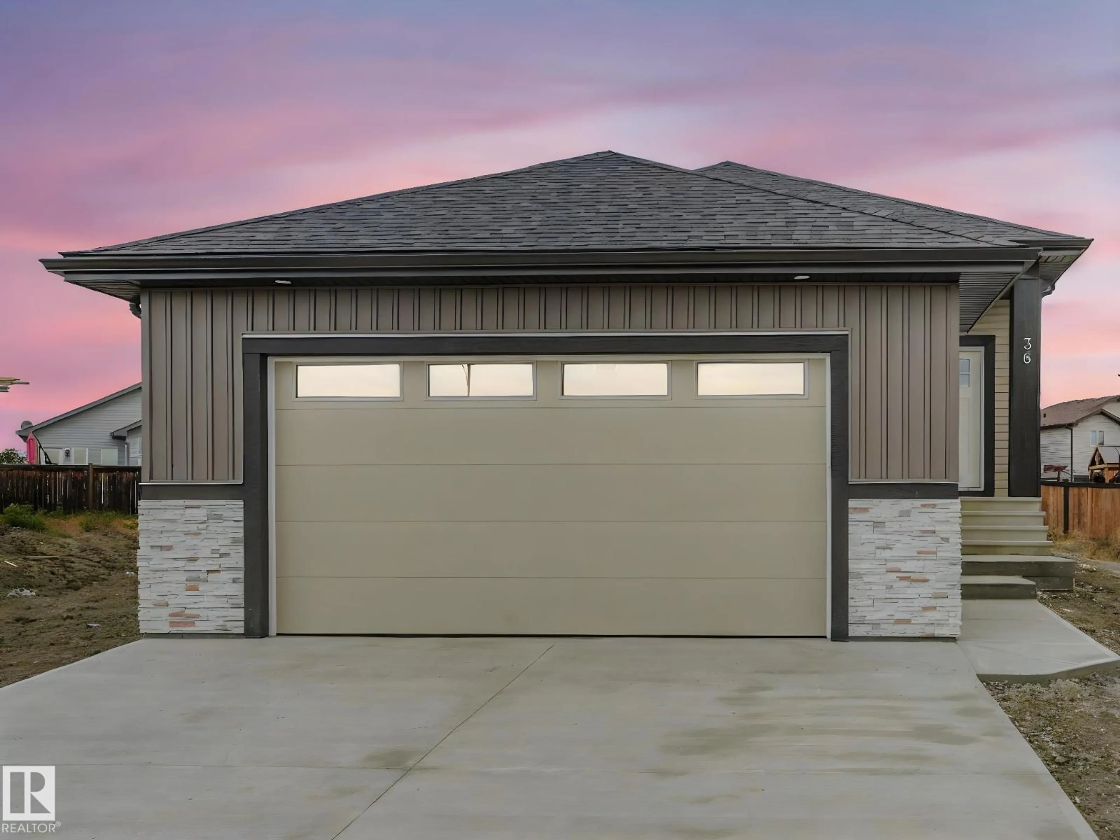 Indoor garage for 36 DALQUIST BAY, Leduc Alberta T9E1N7