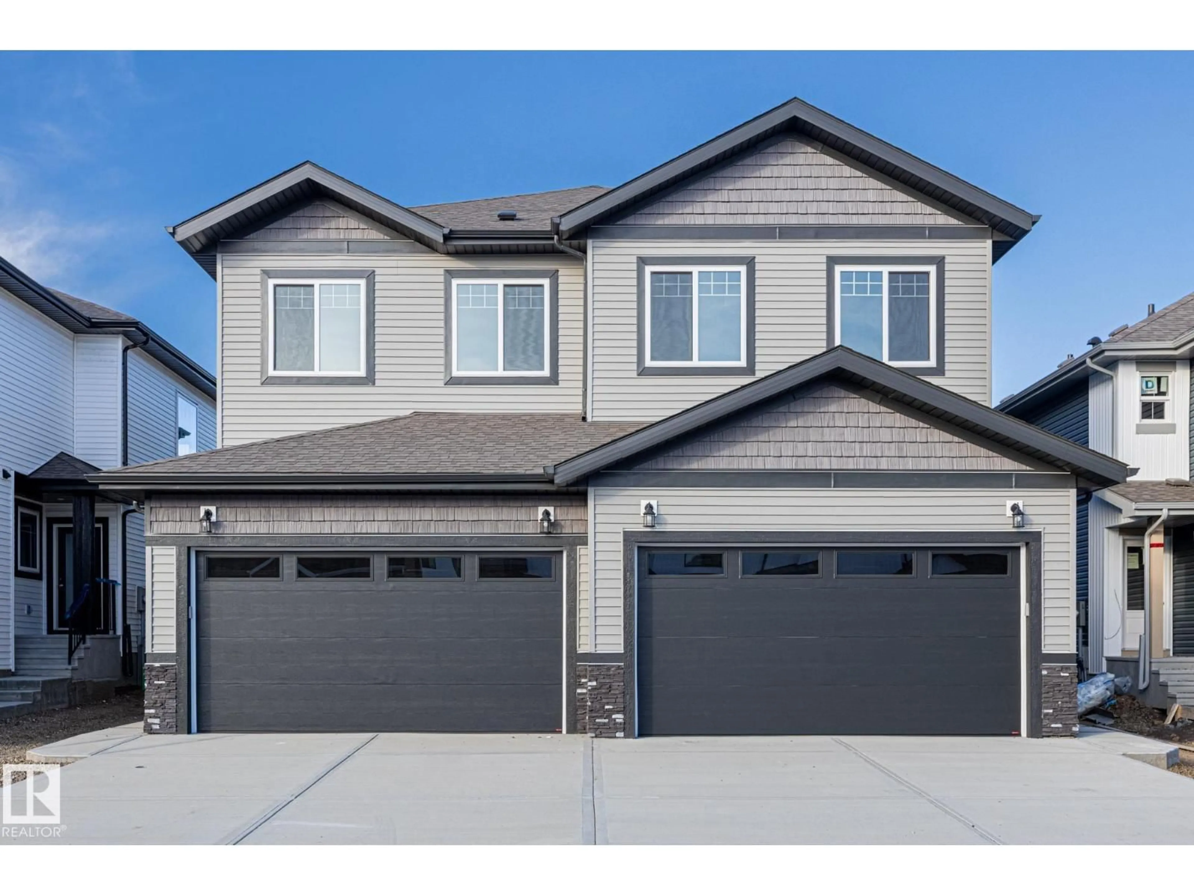 Home with vinyl exterior material, street for 211 SAVOY CR, Sherwood Park Alberta T8H3A8