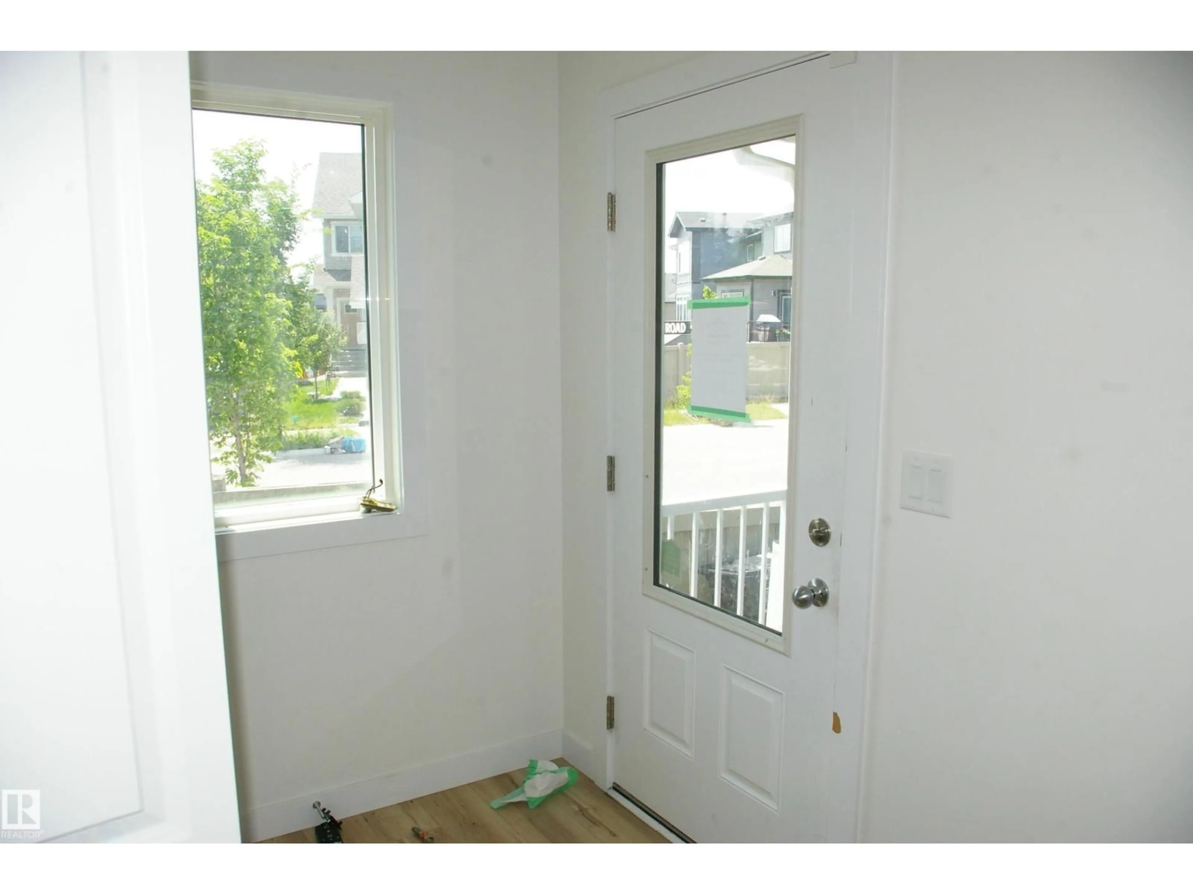 Indoor entryway for 1303 ERKER CR, Edmonton Alberta T6M1N4