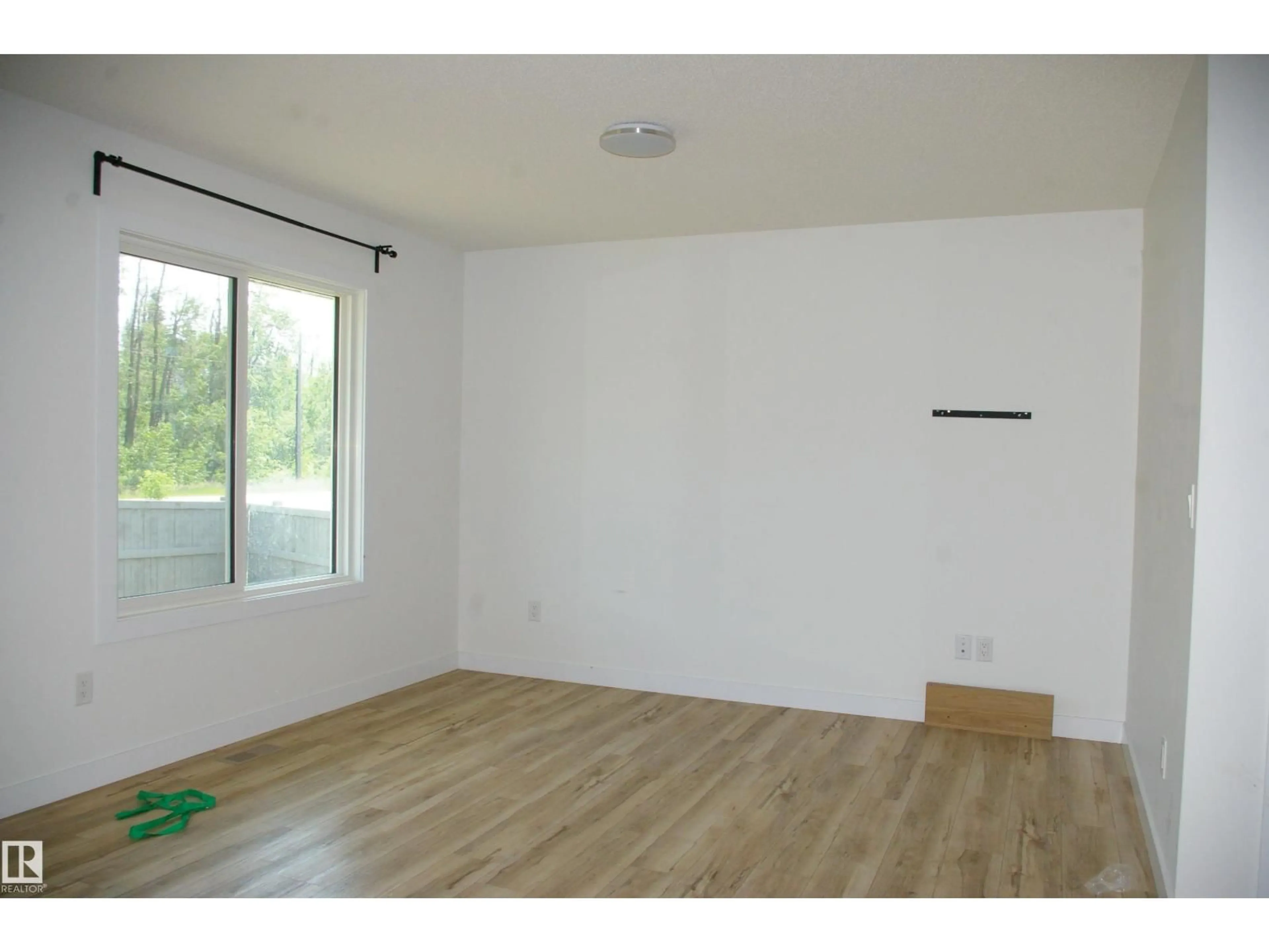 A pic of a room for 1303 ERKER CR, Edmonton Alberta T6M1N4