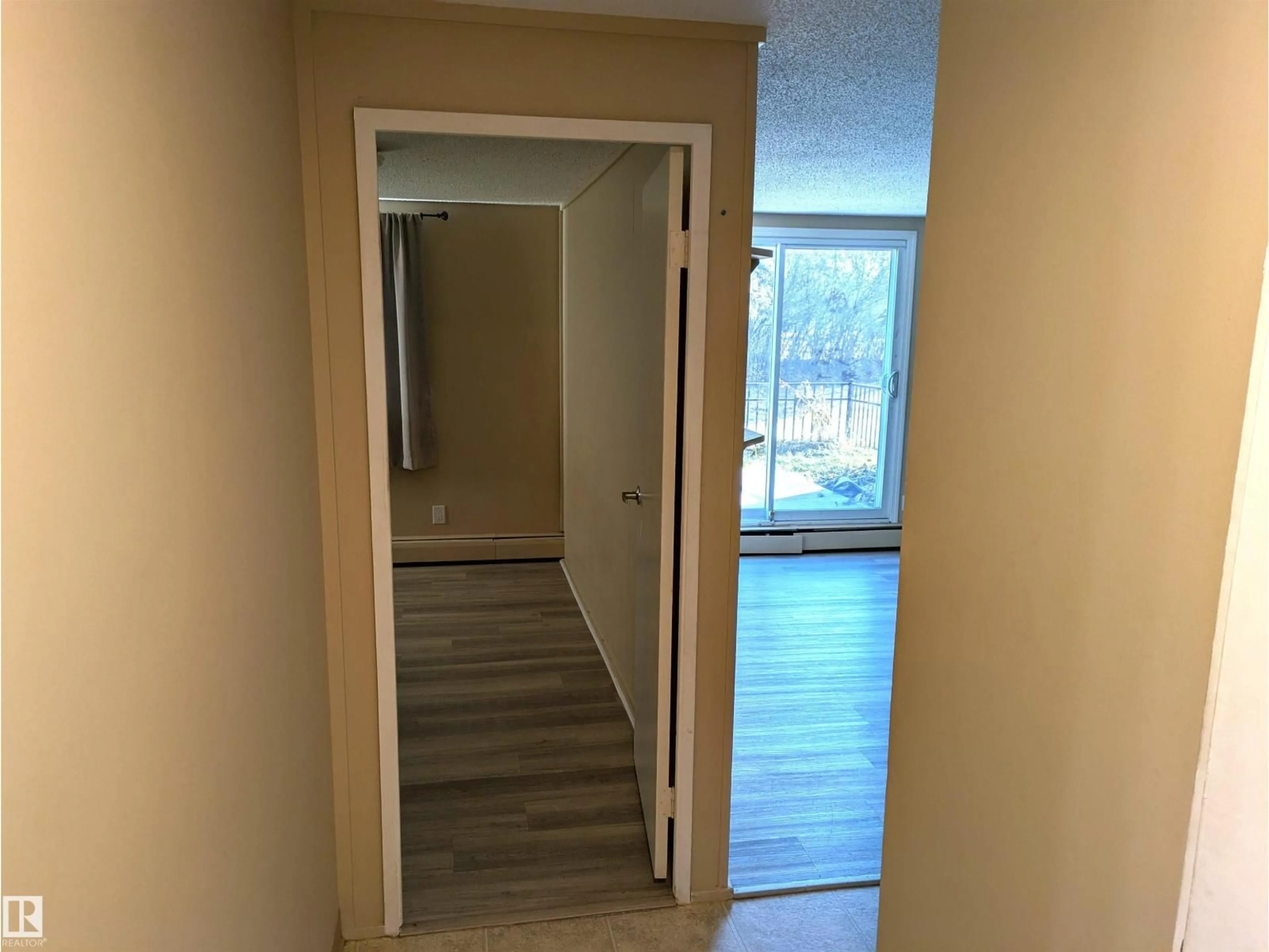 Unknown for 105 - 10616 156 ST, Edmonton Alberta T5P2S1