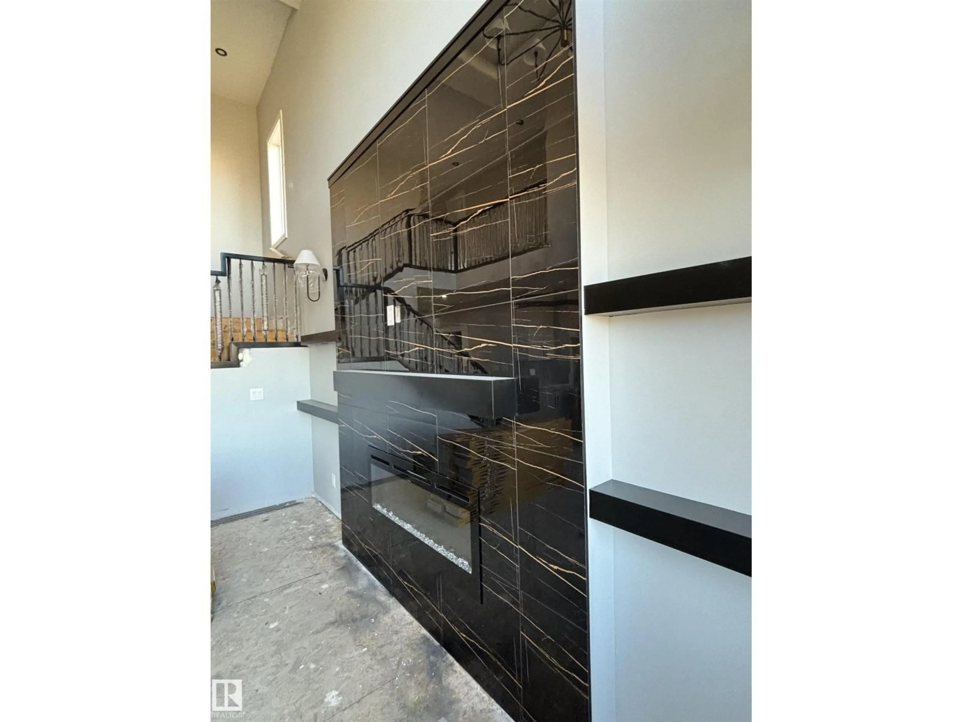Contemporary kitchen, ceramic/tile floor for 48 MAPLE CR, Gibbons Alberta T0A1N0