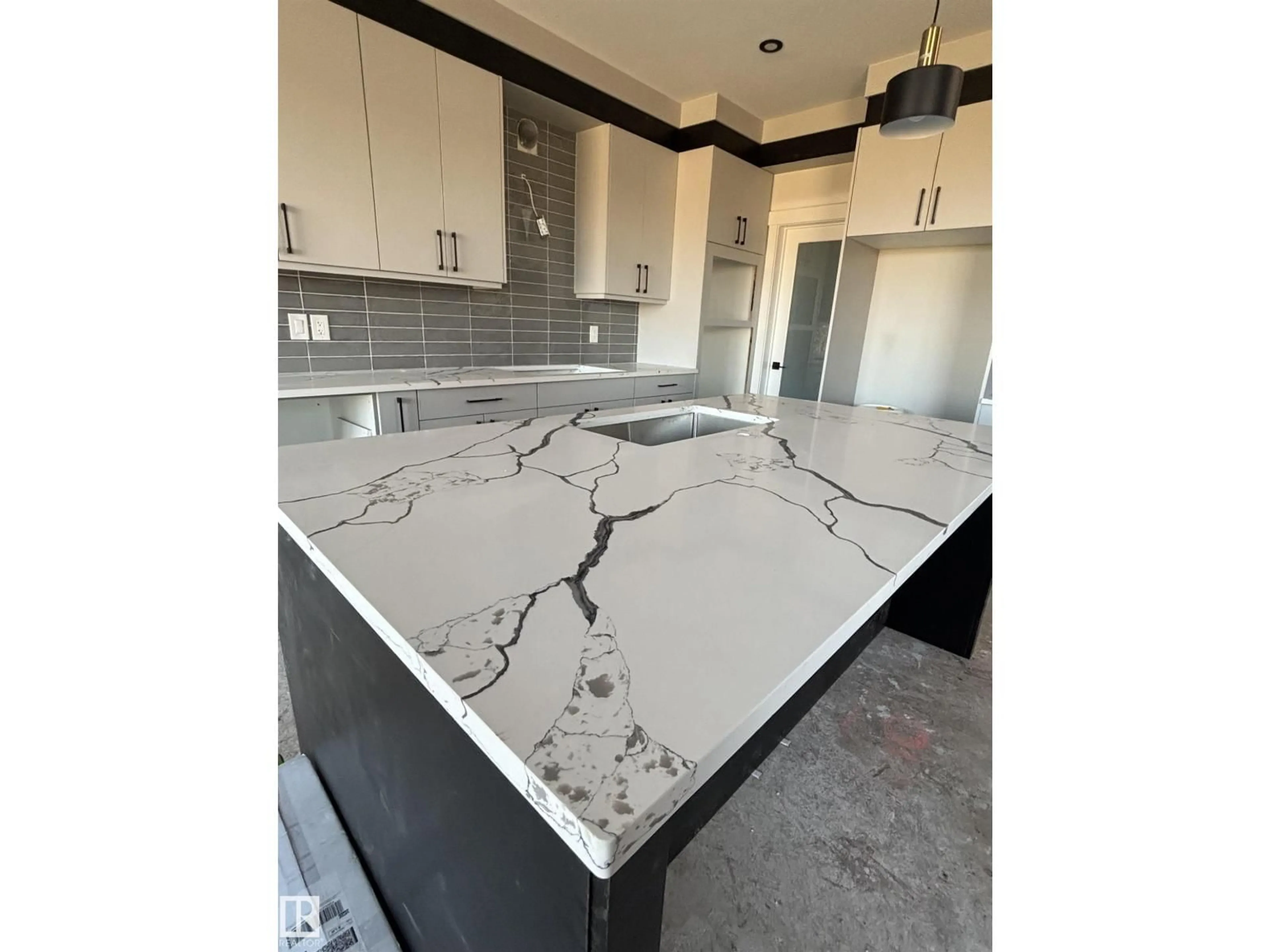 Contemporary kitchen, ceramic/tile floor for 48 MAPLE CR, Gibbons Alberta T0A1N0