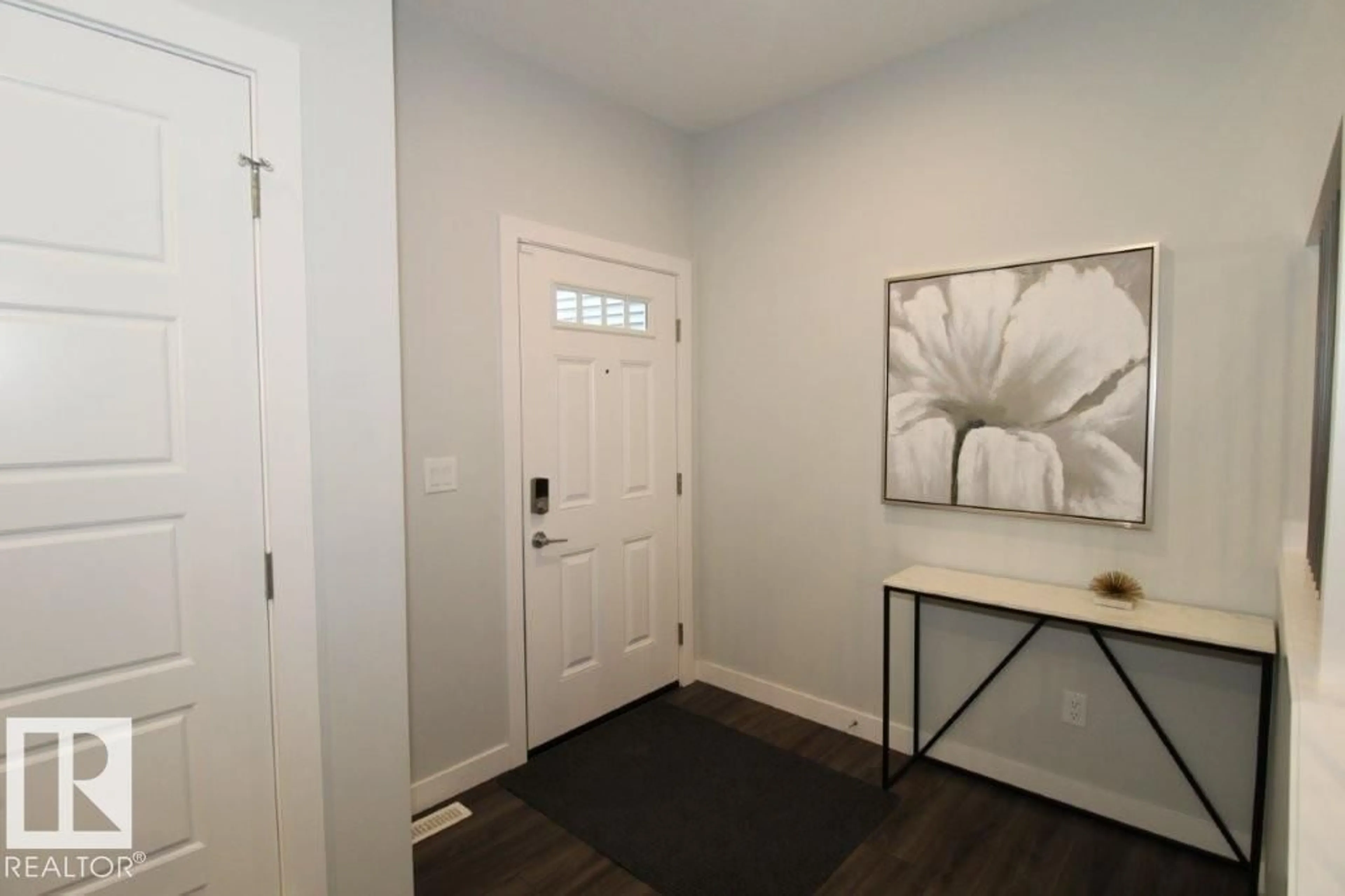 Indoor entryway for 22140 81 AV, Edmonton Alberta T5T7R6