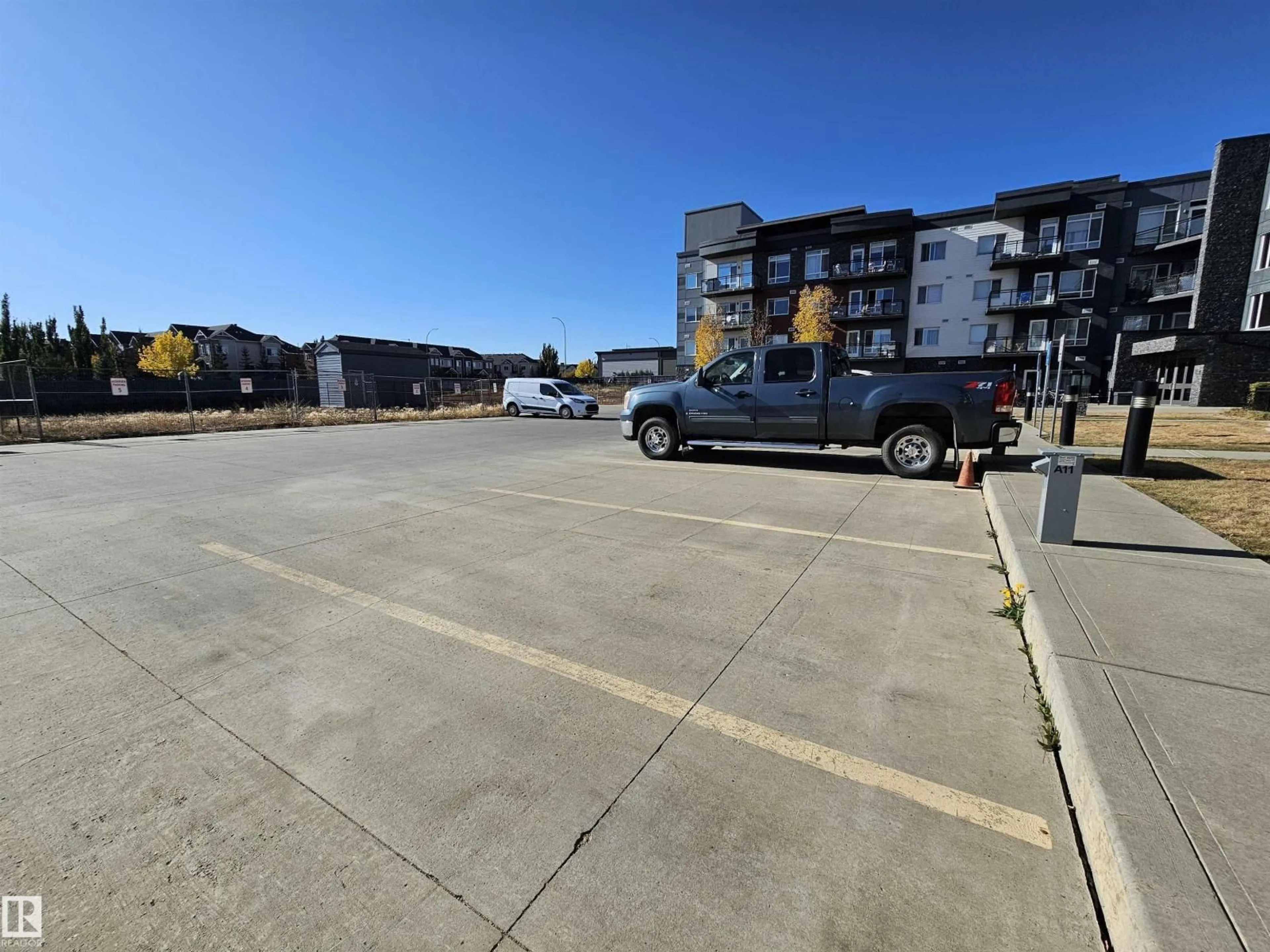 A pic from outside/outdoor area/front of a property/back of a property/a pic from drone, street for NW - 7508 GETTY GREEN GATE, Edmonton Alberta T5T7E6