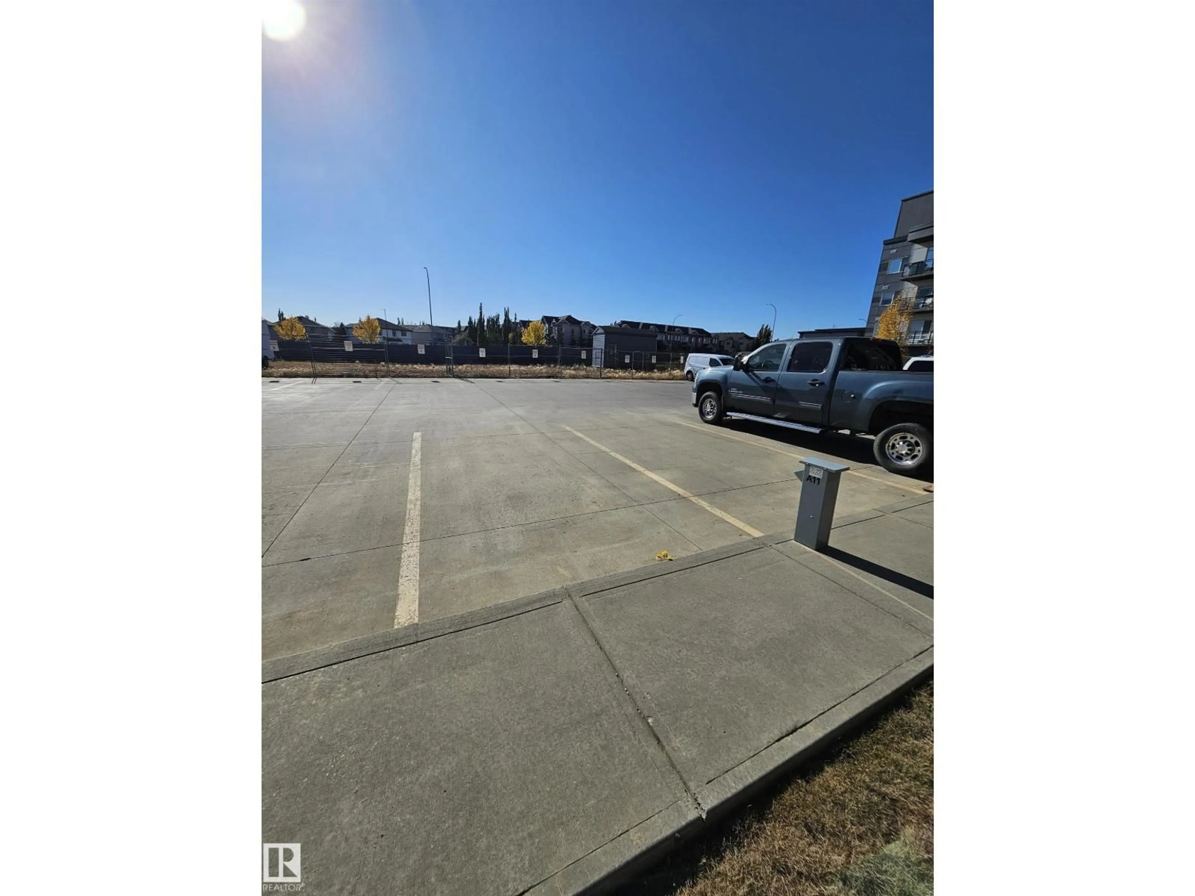Parking for NW - 7508 GETTY GREEN GATE, Edmonton Alberta T5T7E6