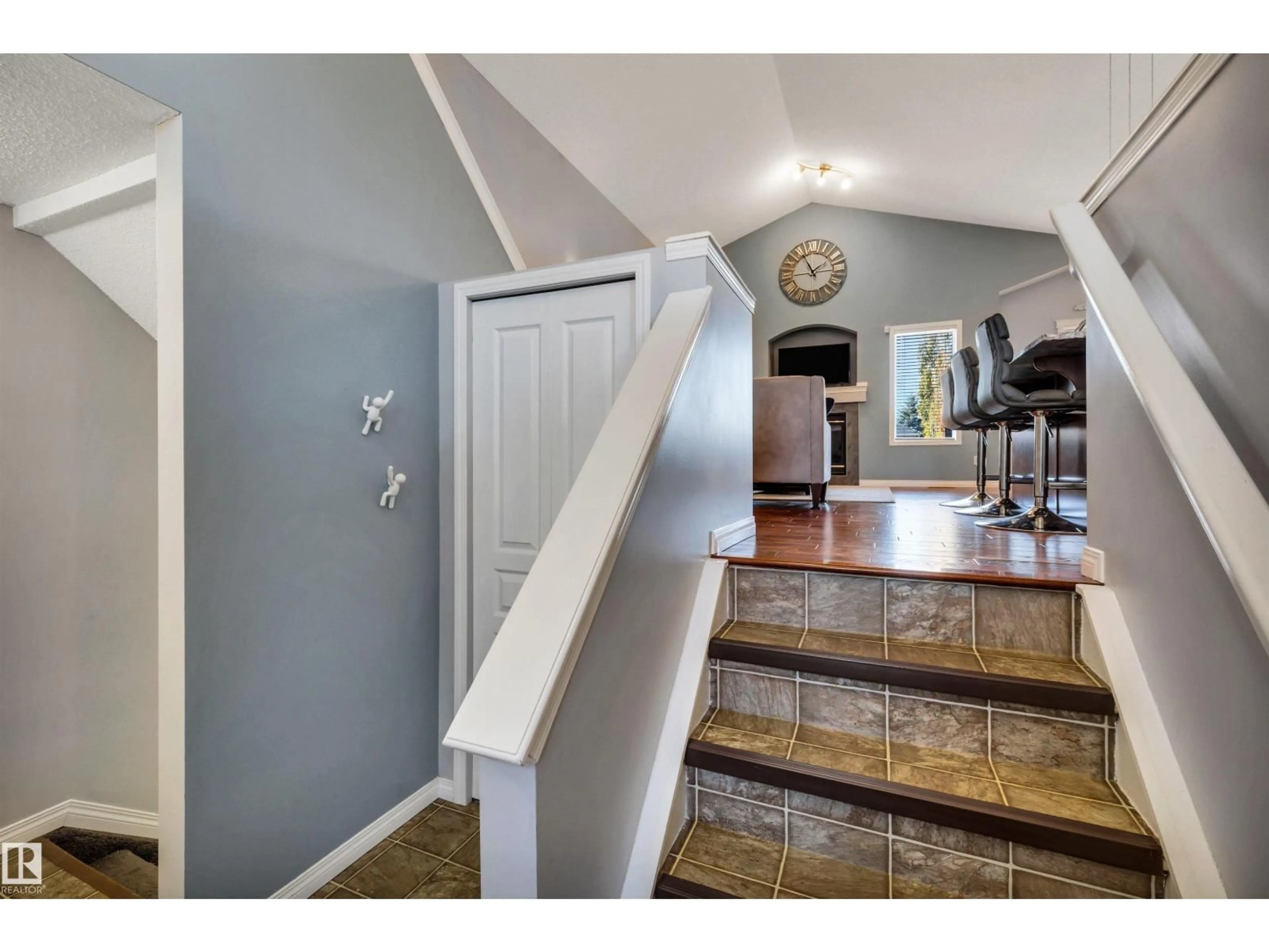 Indoor entryway for 84 RUE MOREAU, Beaumont Alberta T4X1V7