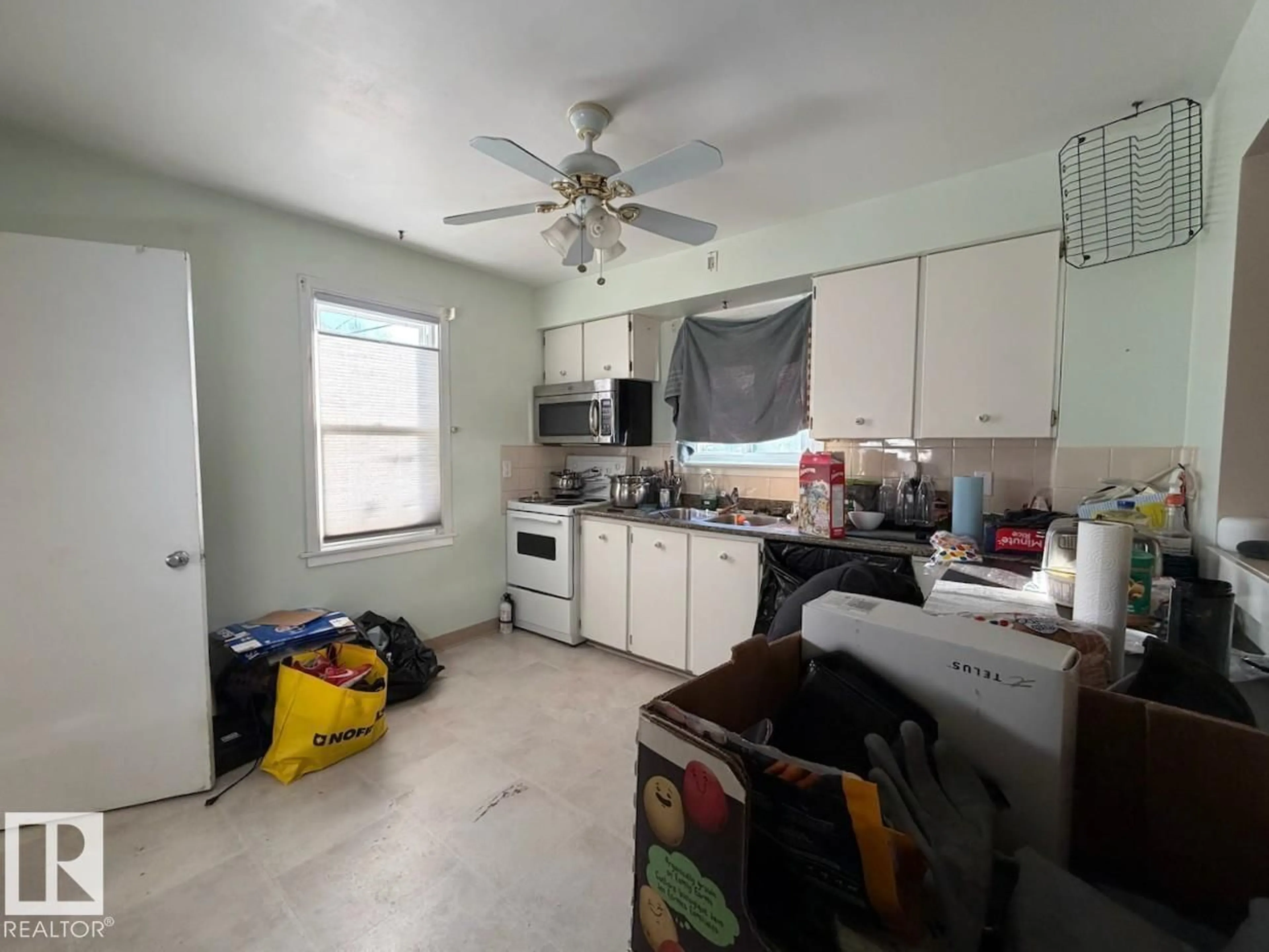 A pic of a room for 12009 40 ST, Edmonton Alberta T5W2L2