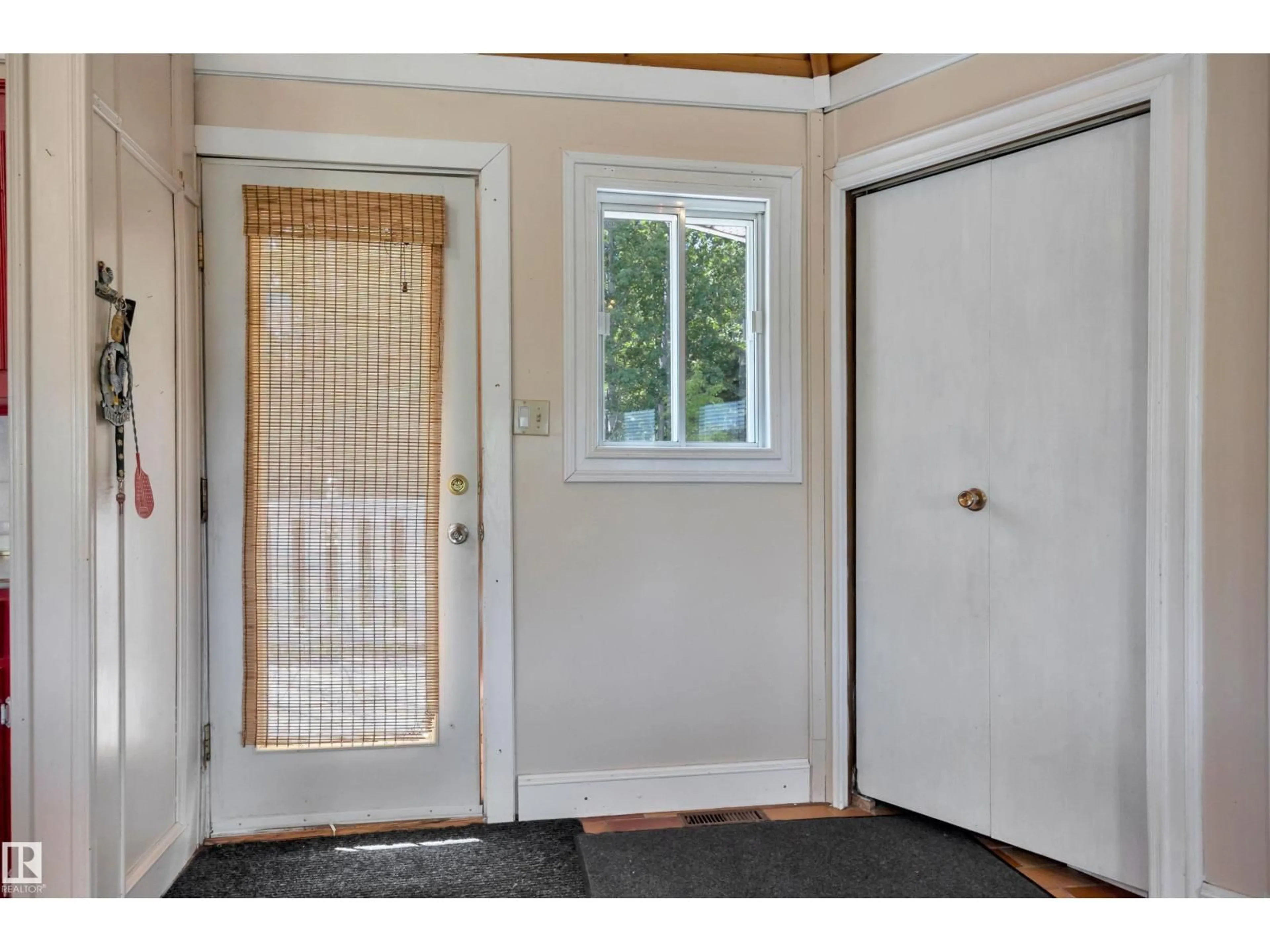 Indoor entryway for #7 - 471035 HWY 771 HWY, Rural Wetaskiwin County Alberta T0C2V0