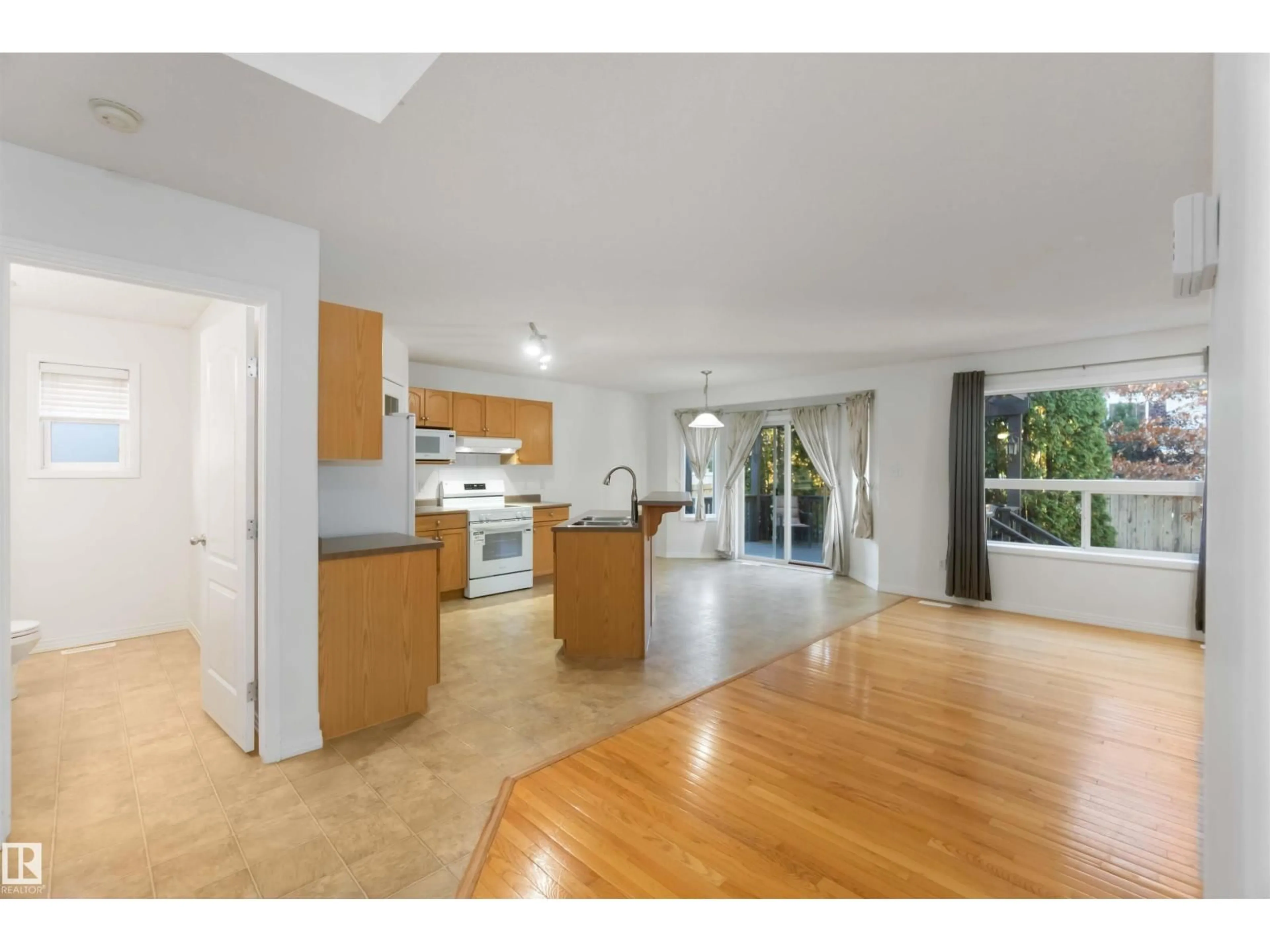 Open concept kitchen, unknown for 182 ERIN RIDGE DR, St. Albert Alberta T8N6Z3