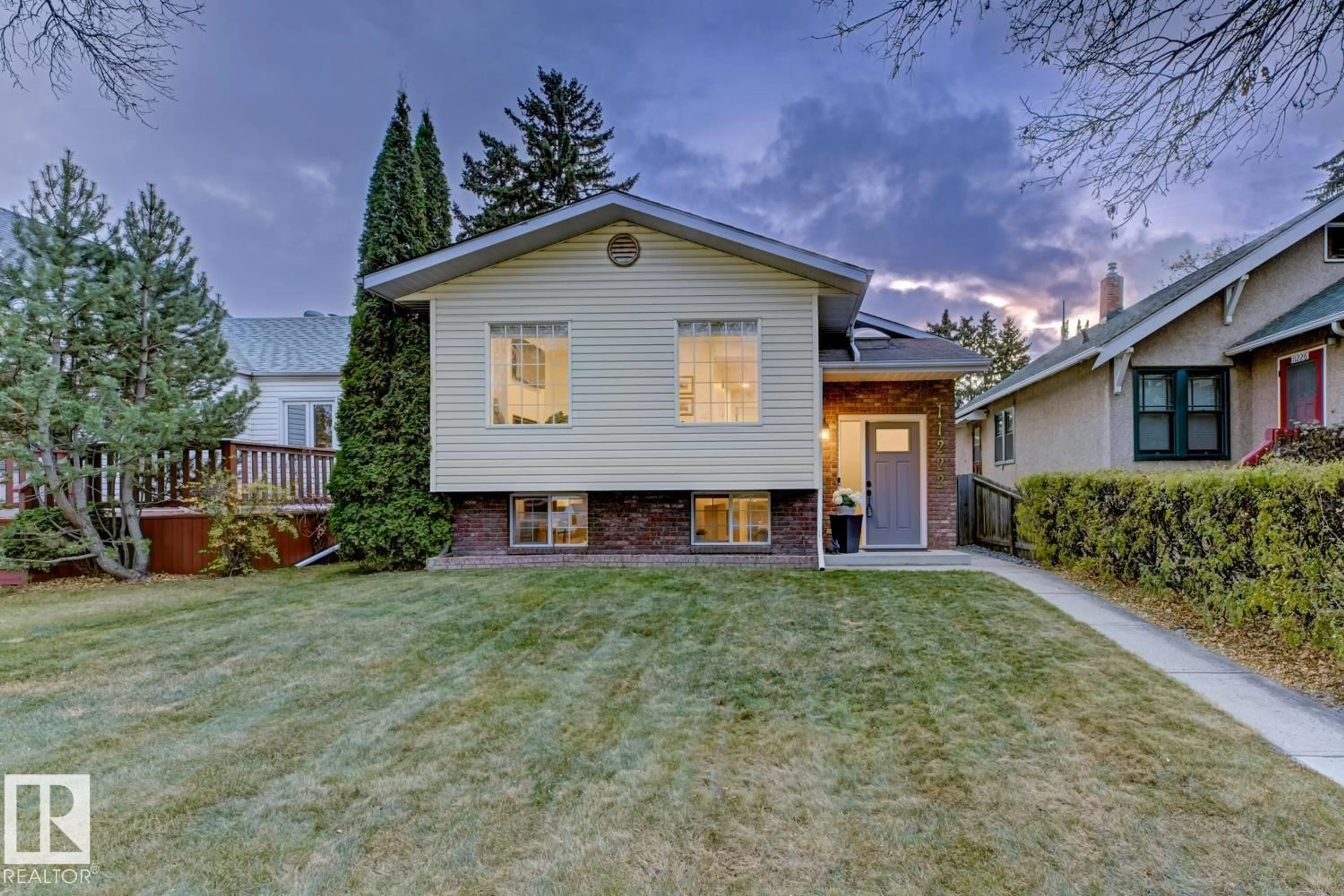 Unknown for NW - 11222 67 ST, Edmonton Alberta T5B1L1