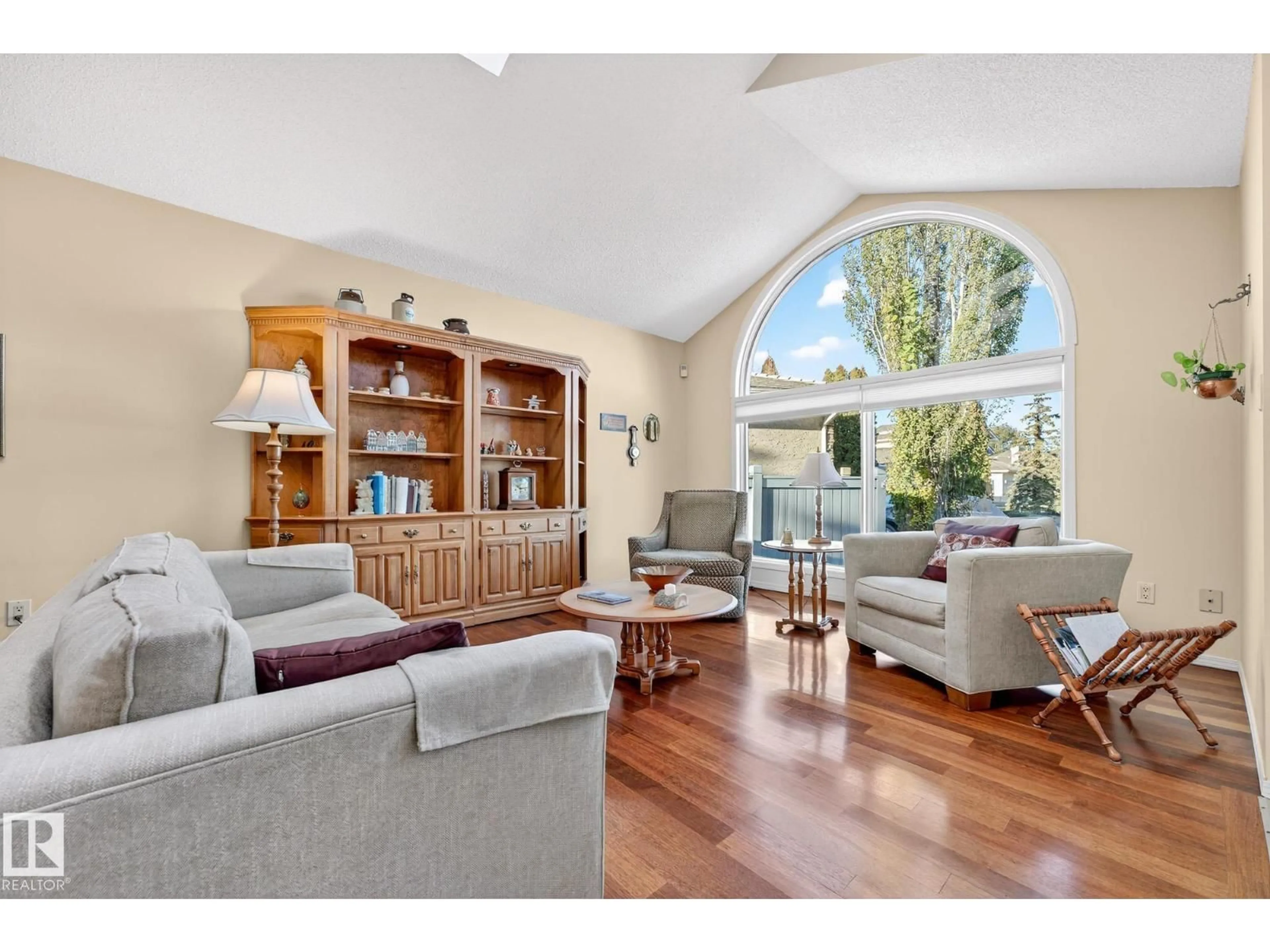Living room with furniture, unknown for 819 WHISTON BAY NW, Edmonton Alberta T6M2H6