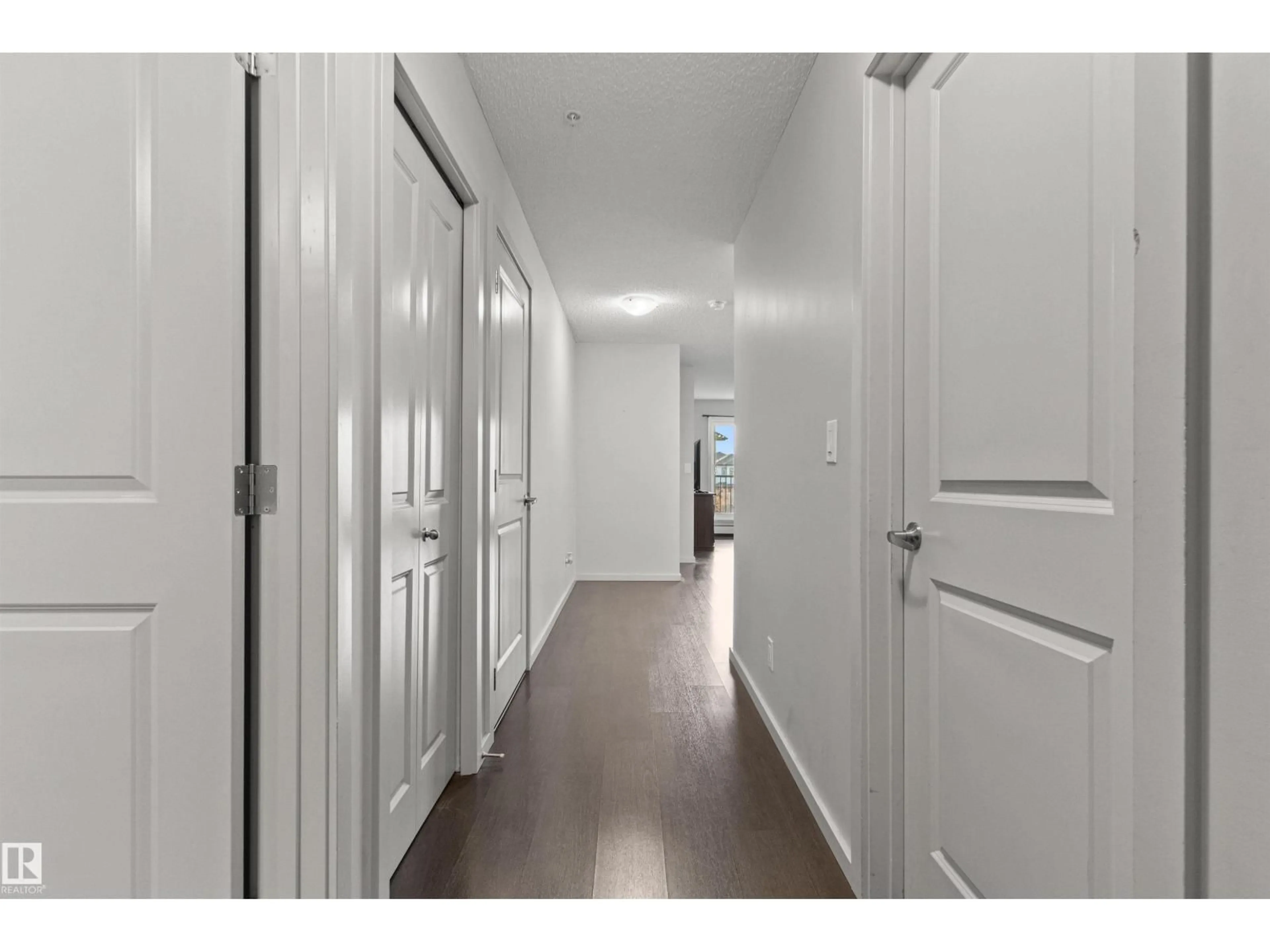 Indoor entryway for #206 - 5521 7 AV, Edmonton Alberta T6X2A8