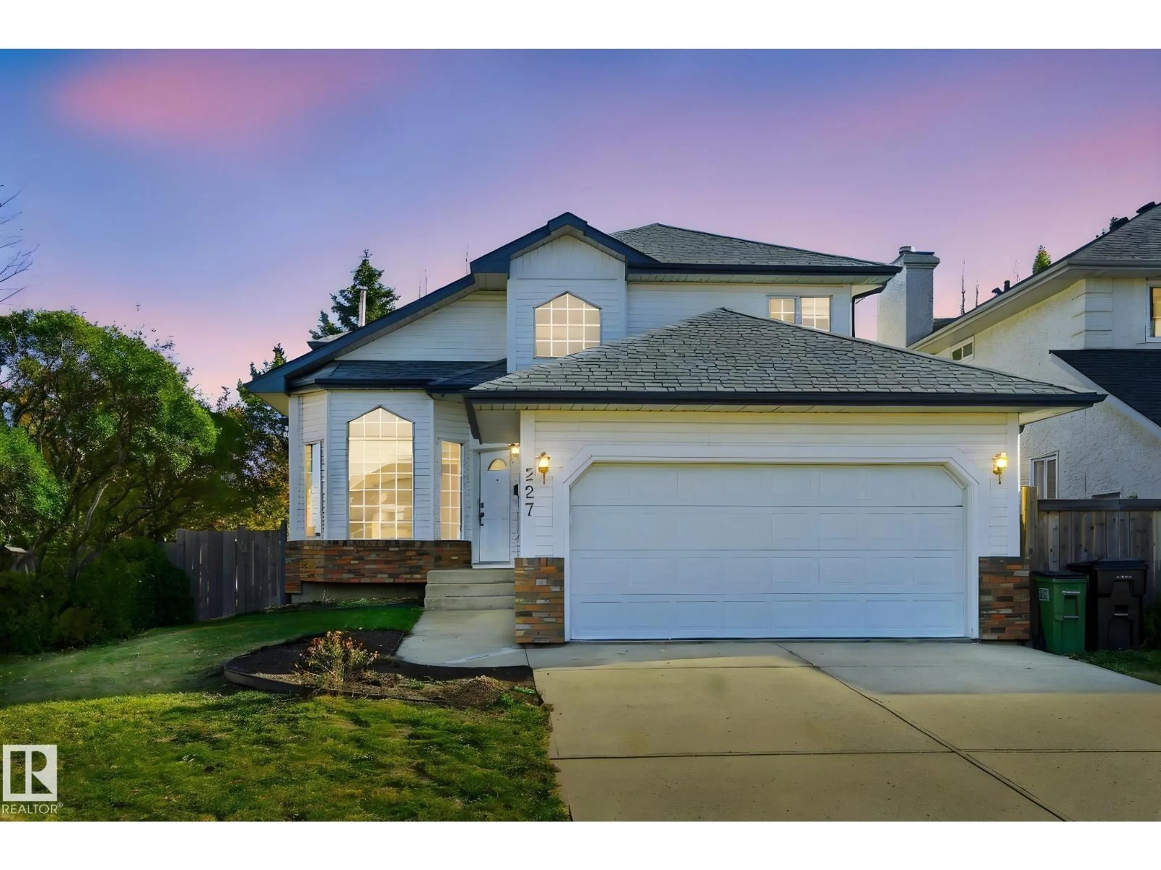 Home with vinyl exterior material, street for 227 PETER CL NW, Edmonton Alberta T5T5Y5
