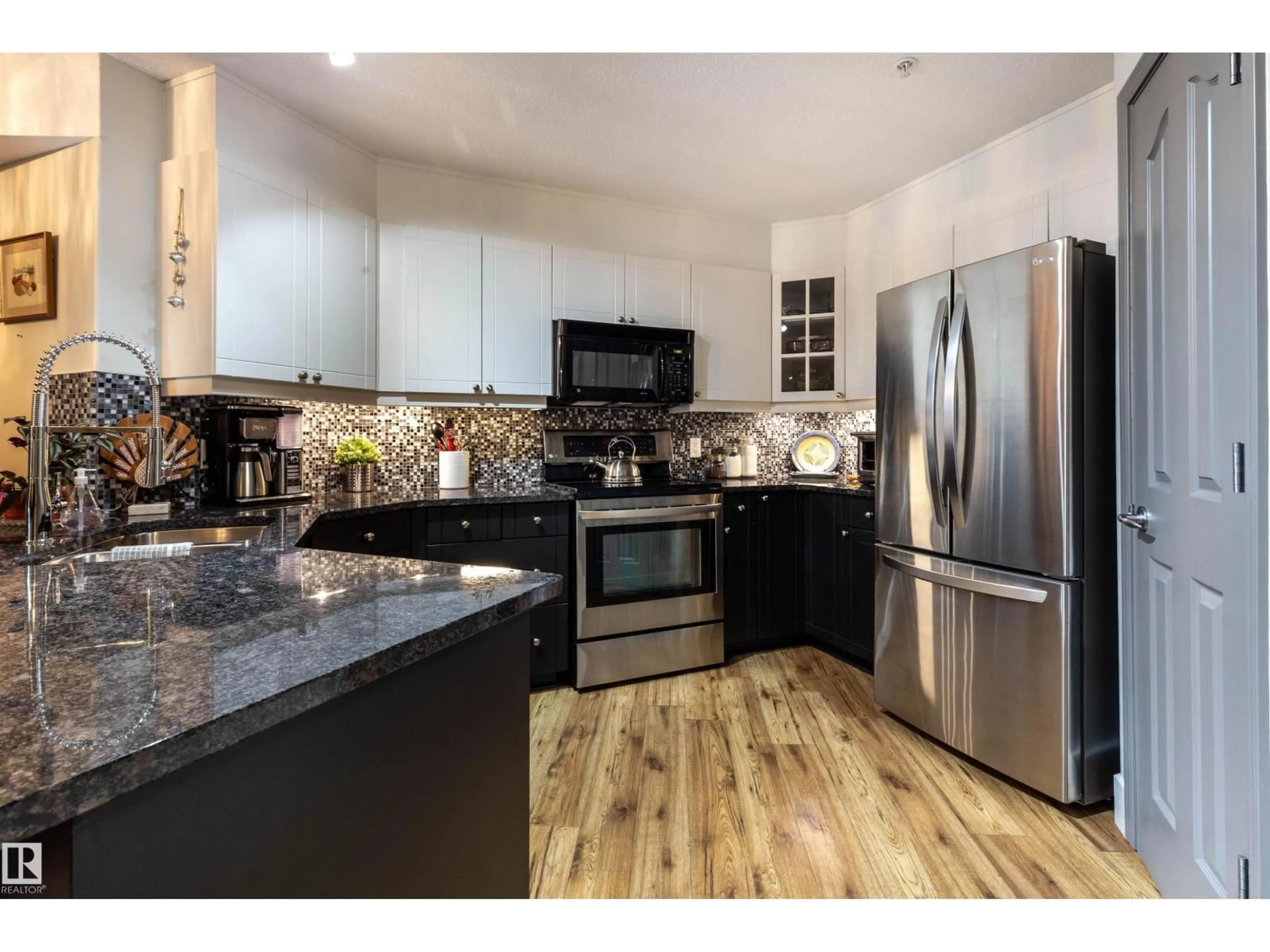 Open concept kitchen, unknown for 237 9008 99 AV, Edmonton Alberta T5H4M6