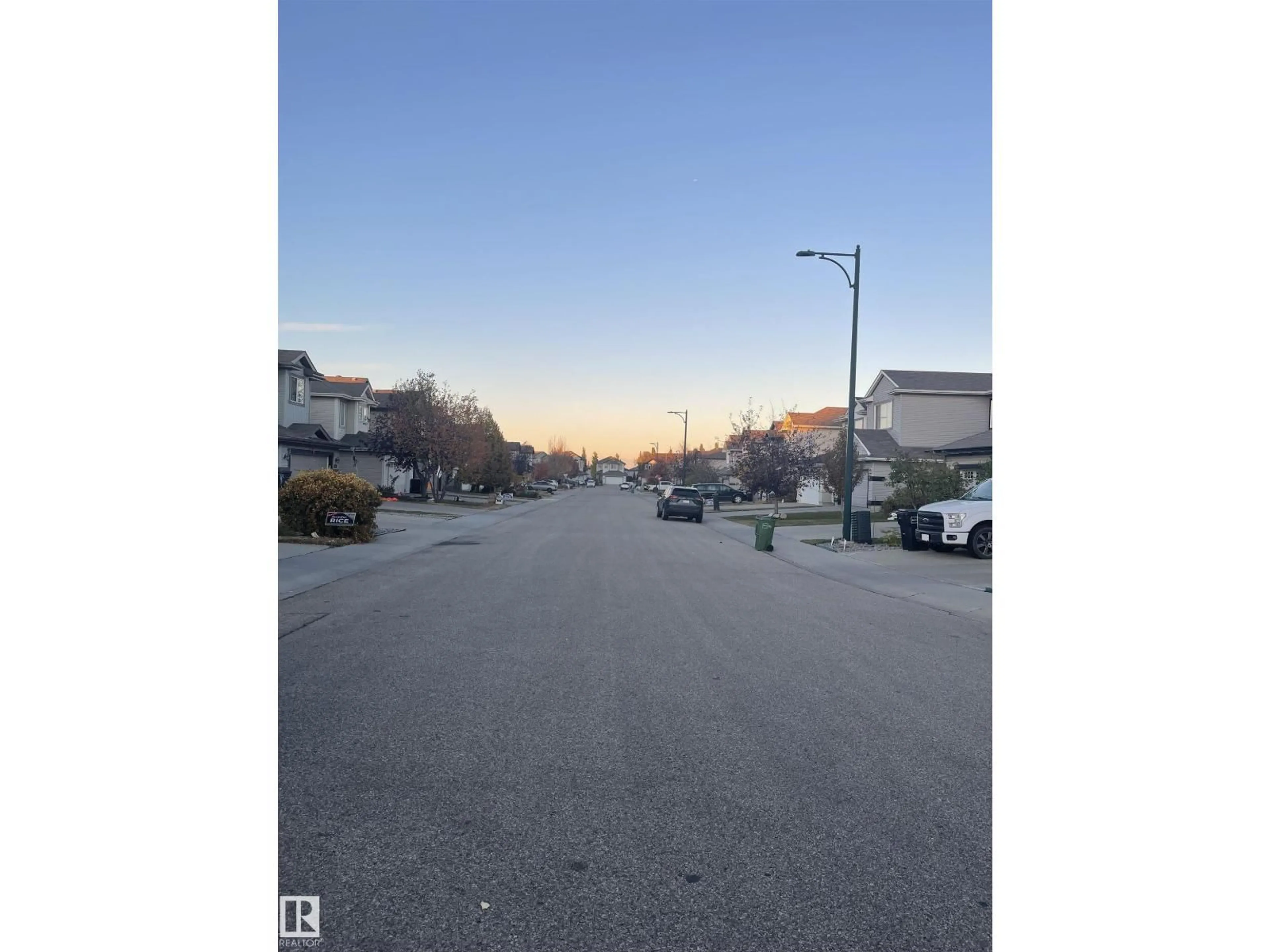 Blurry image for SW - 1436 114A ST, Edmonton Alberta T6W0N3