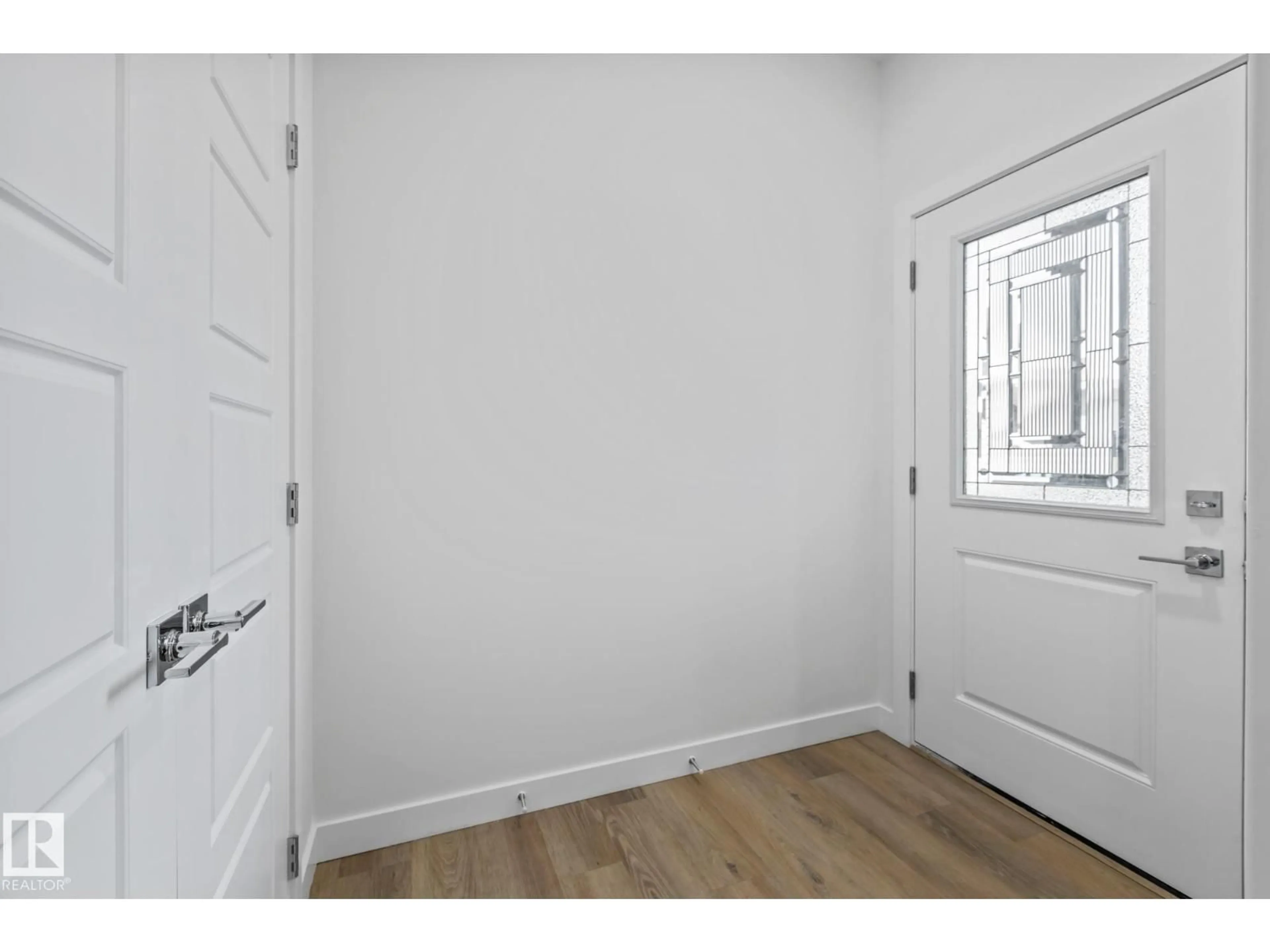 Indoor entryway for 207 SAVOY CR, Sherwood Park Alberta T8H3A8