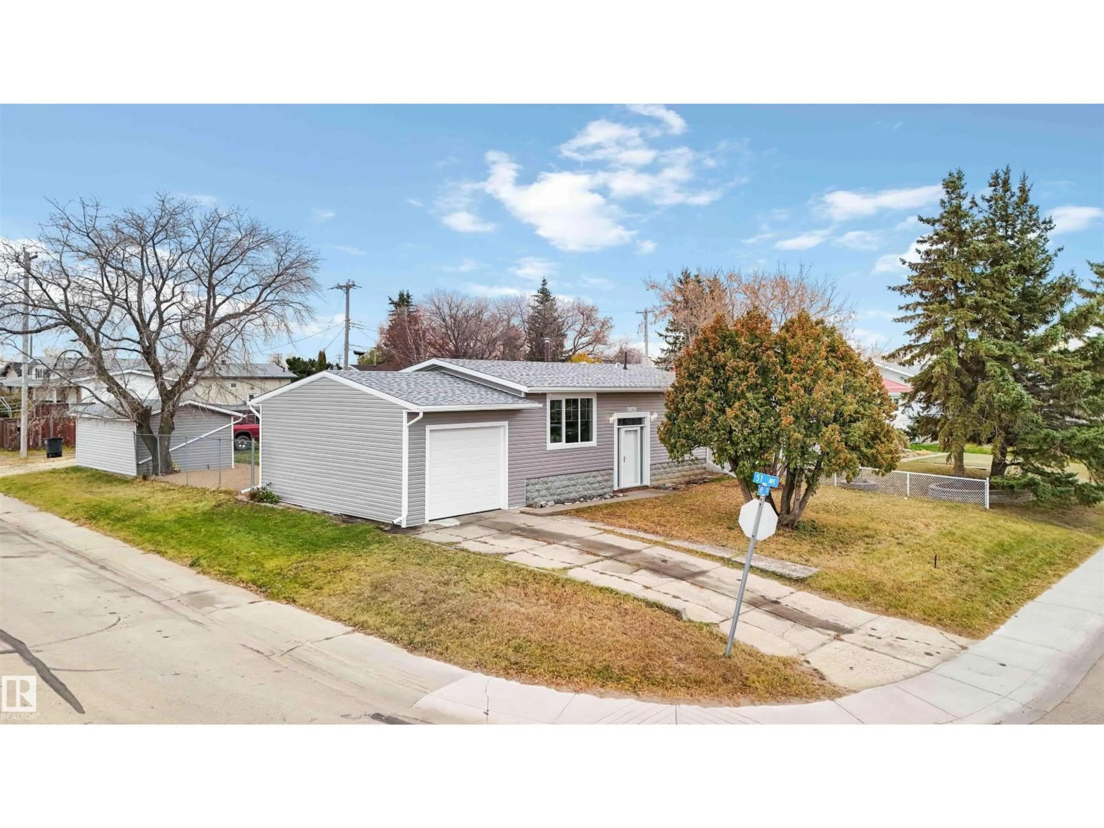 A pic from outside/outdoor area/front of a property/back of a property/a pic from drone, street for 5039 49 ST, Gibbons Alberta T0A1N0