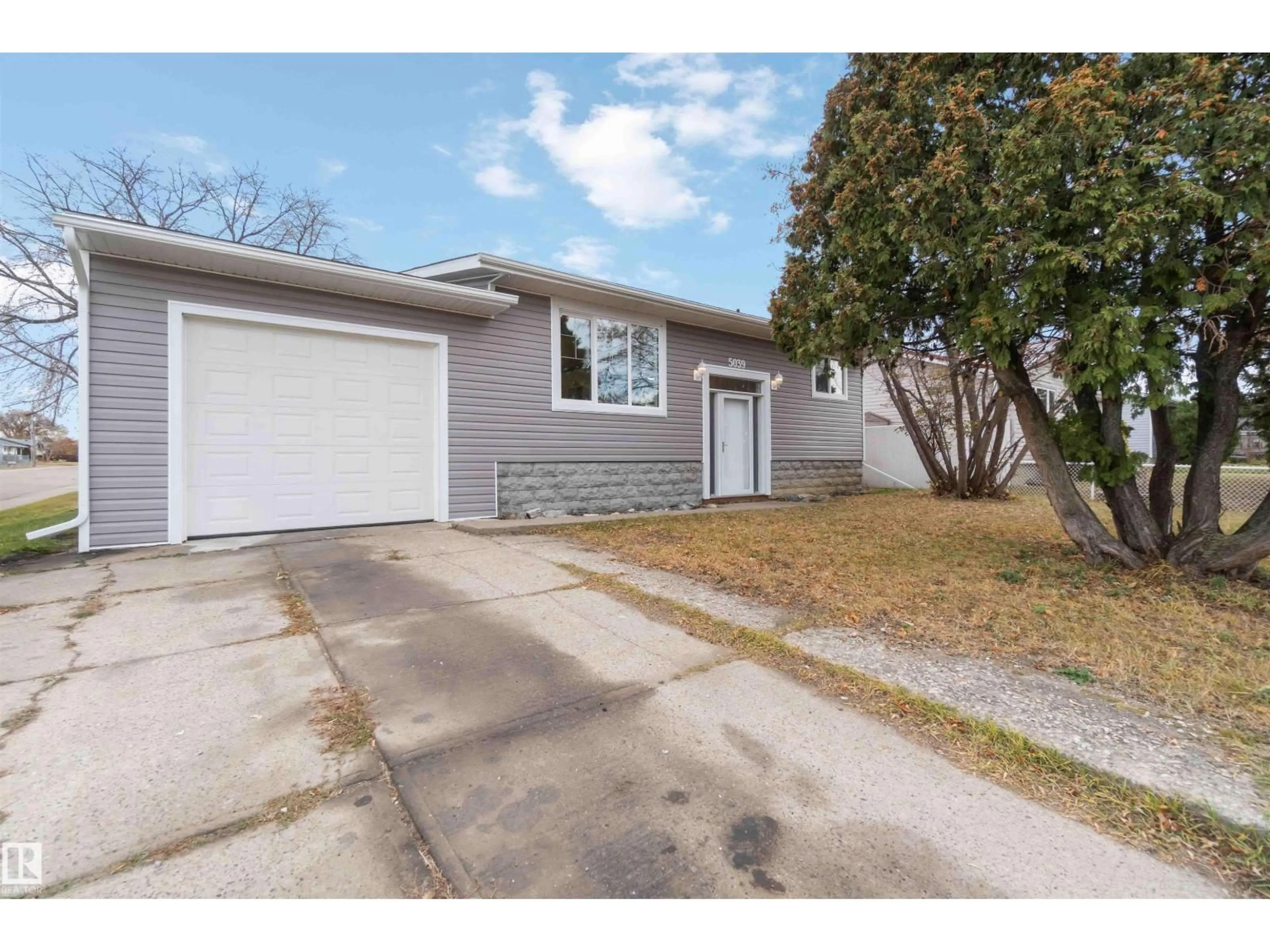 Unknown for 5039 49 ST, Gibbons Alberta T0A1N0
