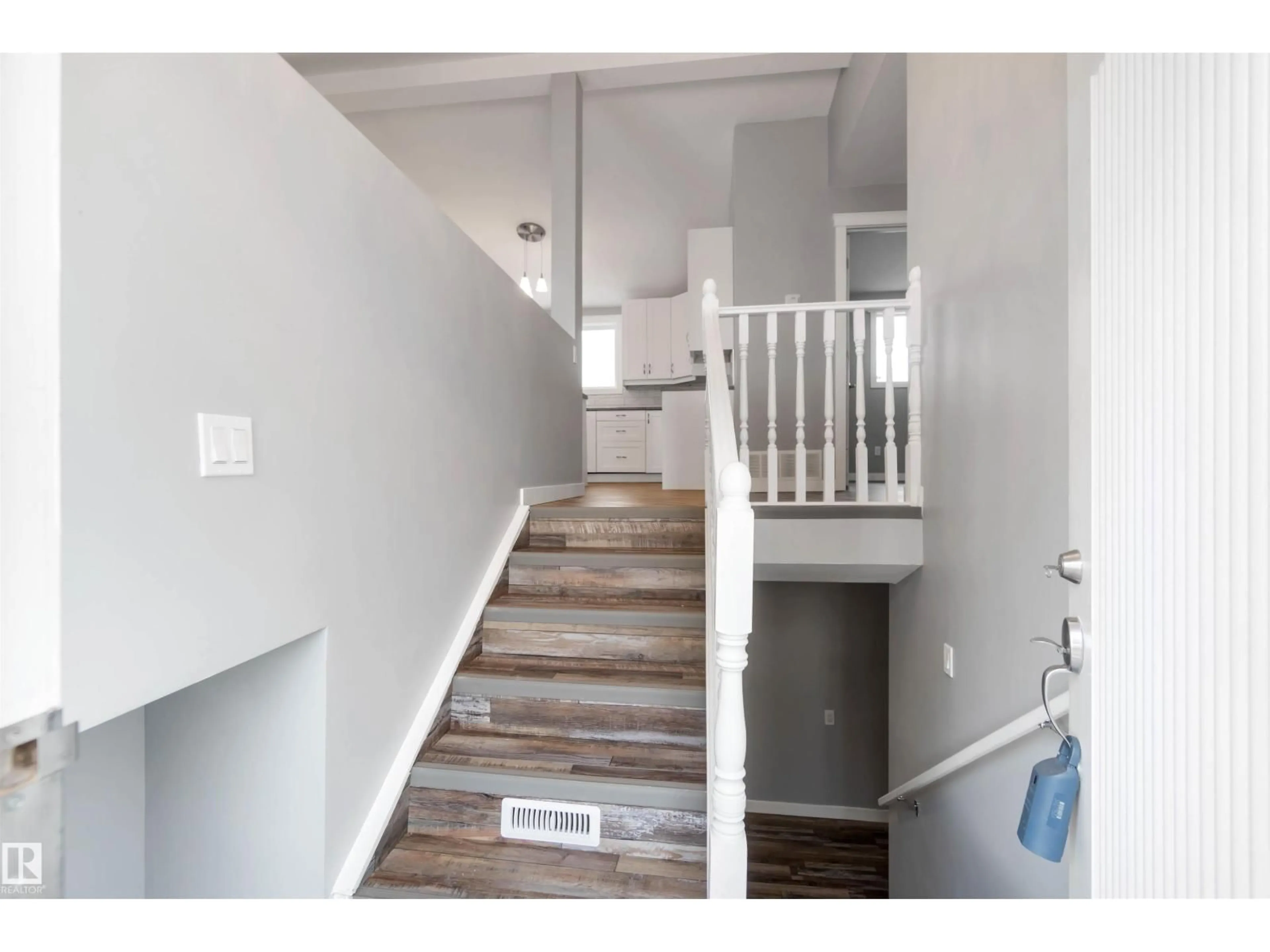 Stairs for 5039 49 ST, Gibbons Alberta T0A1N0