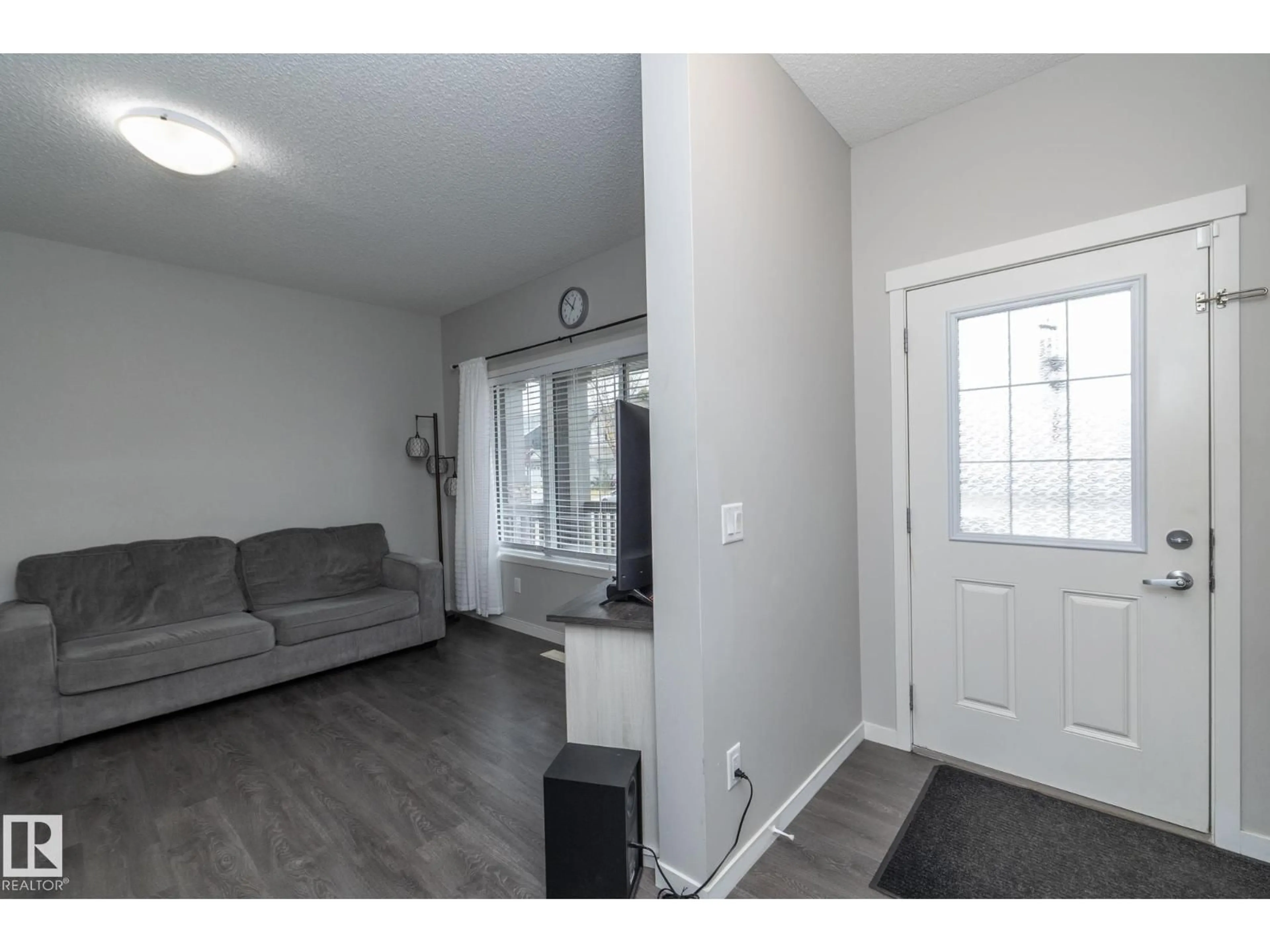 Indoor entryway for 17147 49 ST, Edmonton Alberta T5Y3P3