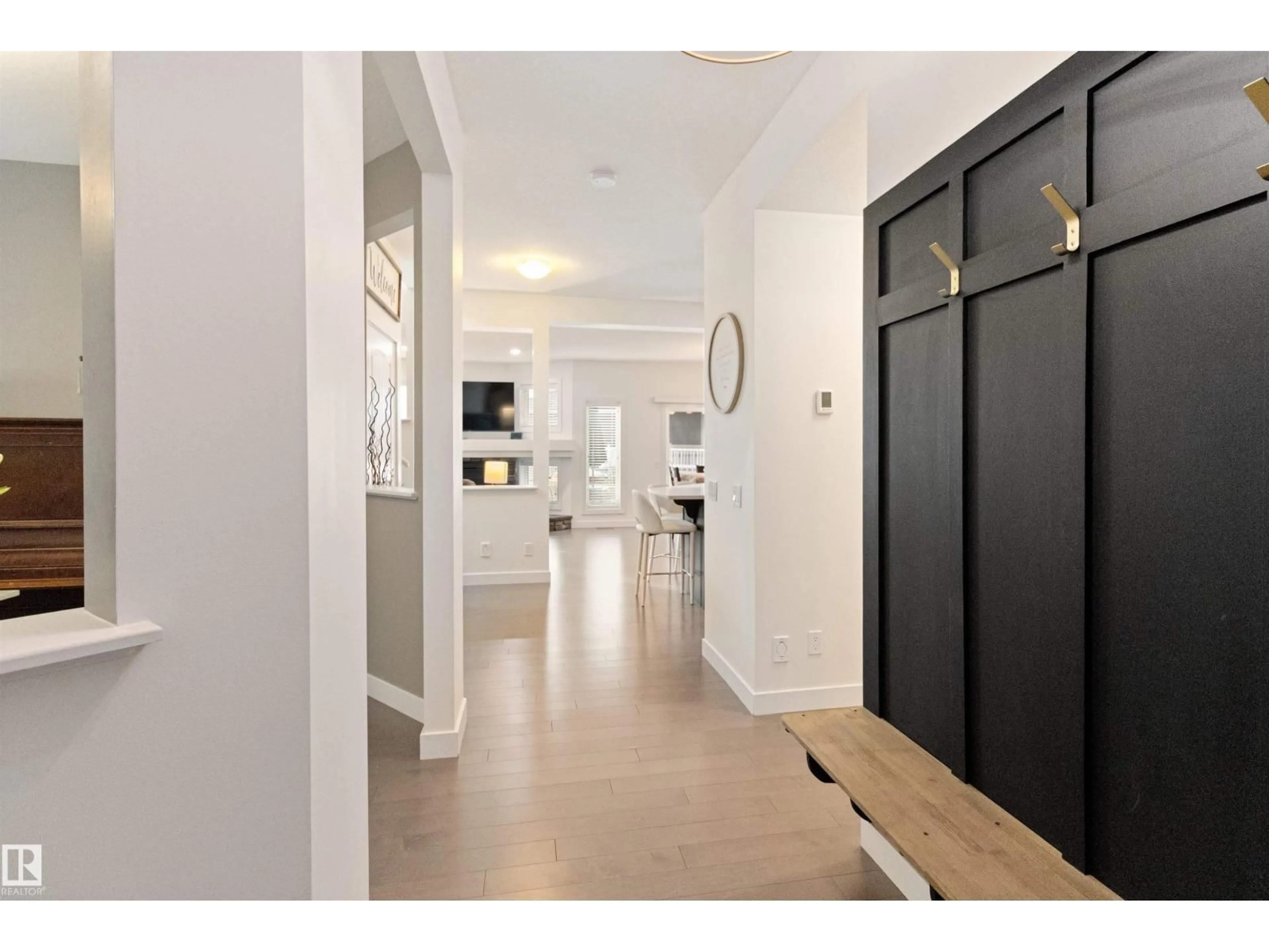 Indoor entryway for 70 AVEBURY CT, Sherwood Park Alberta T8H0Z3
