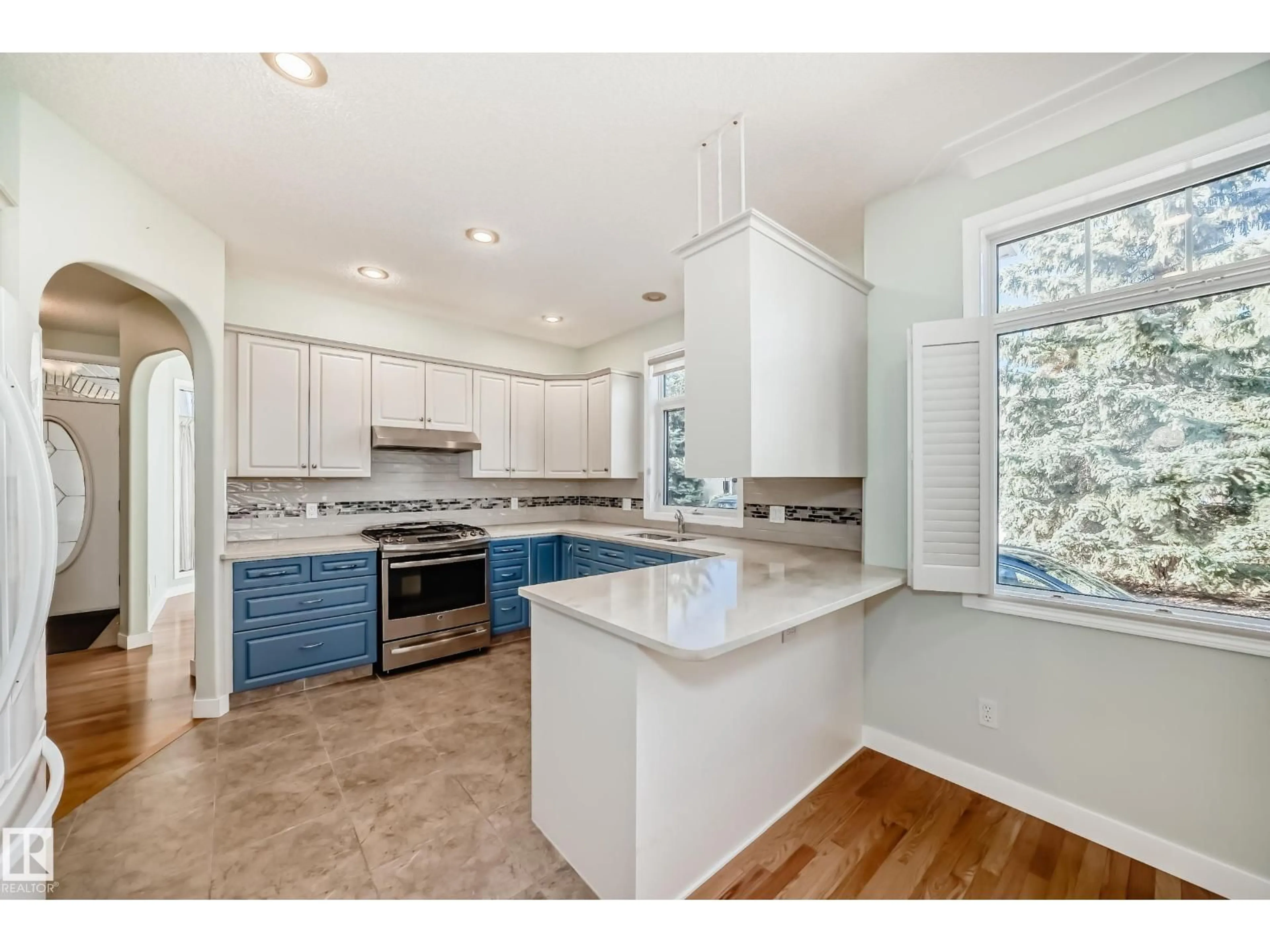 Open concept kitchen, ceramic/tile floor for 130 RABBIT HILL CO, Edmonton Alberta T6R2R3