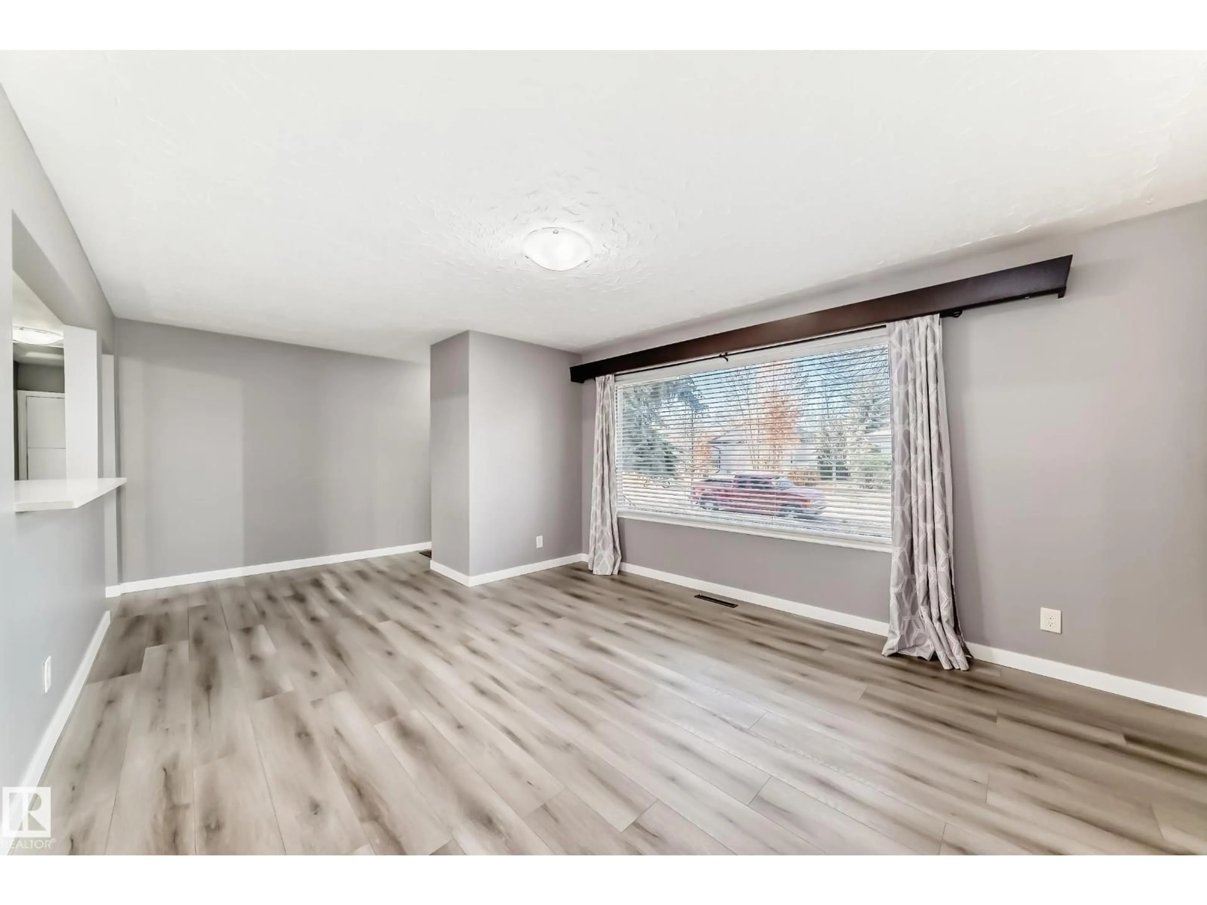 A pic of a room for 12205 37 ST, Edmonton Alberta T5W2C6