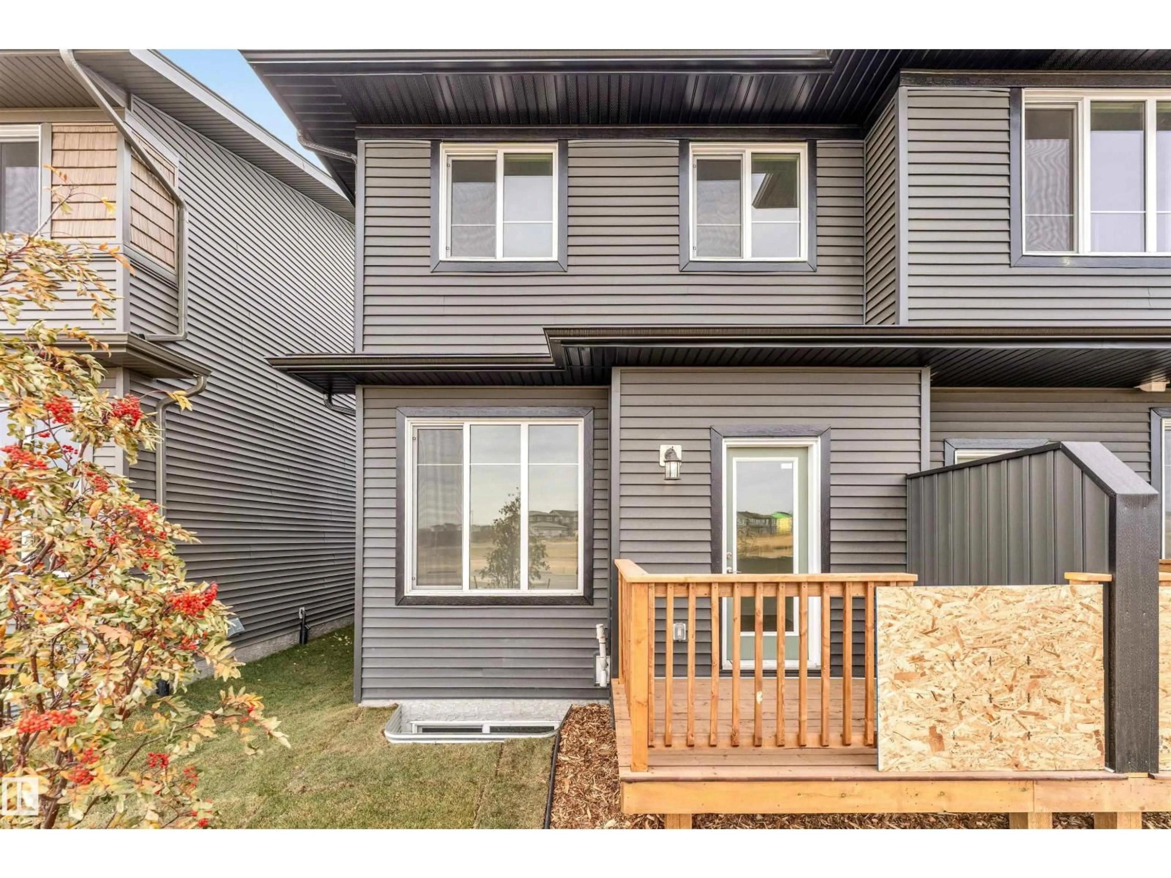 Home with vinyl exterior material, street for #10 - 2710 66 STREET, Edmonton Alberta T6H3H4
