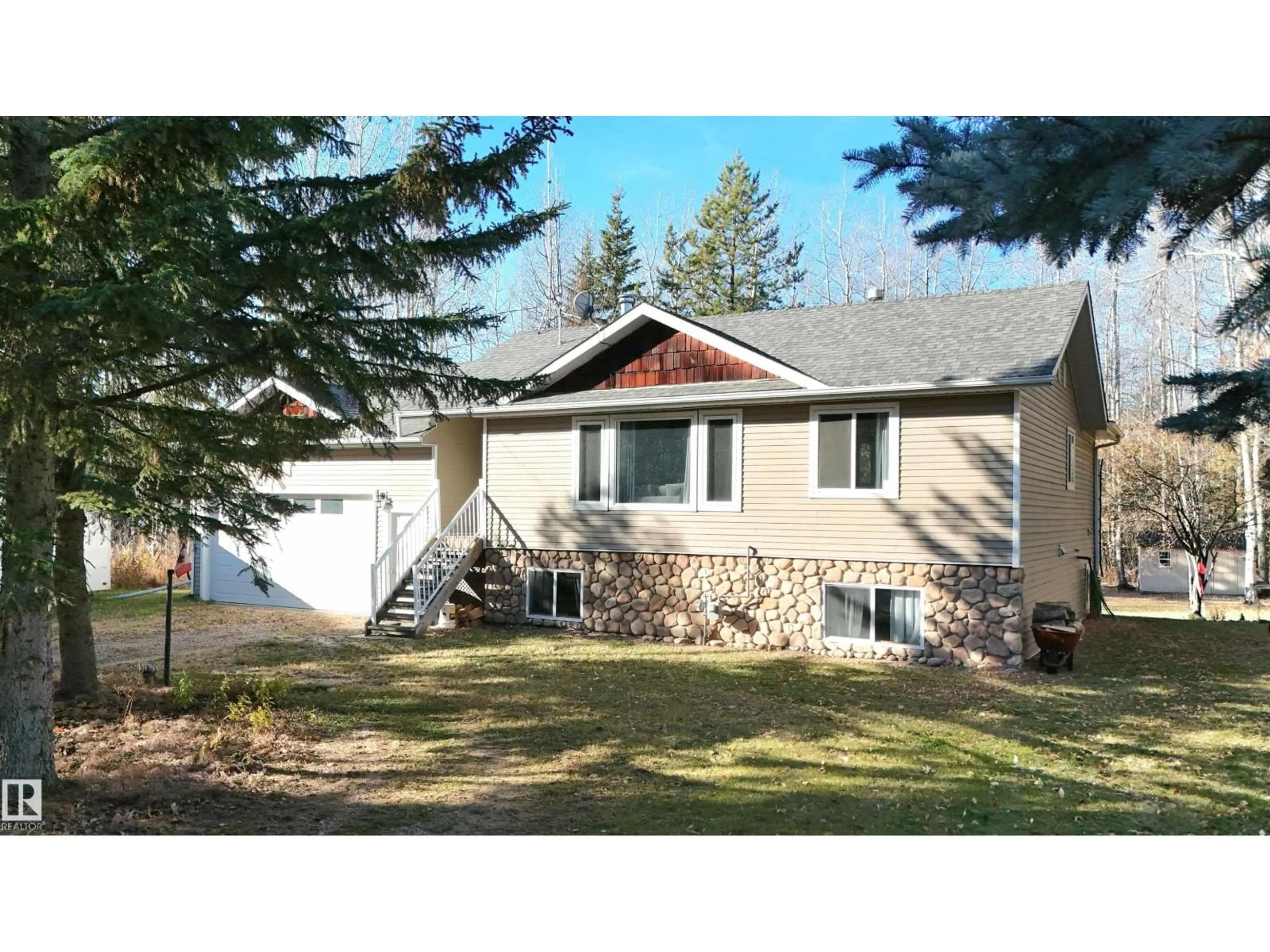 Home with vinyl exterior material, street for 4351 22 ST, Rural Wetaskiwin County Alberta T0C2C0