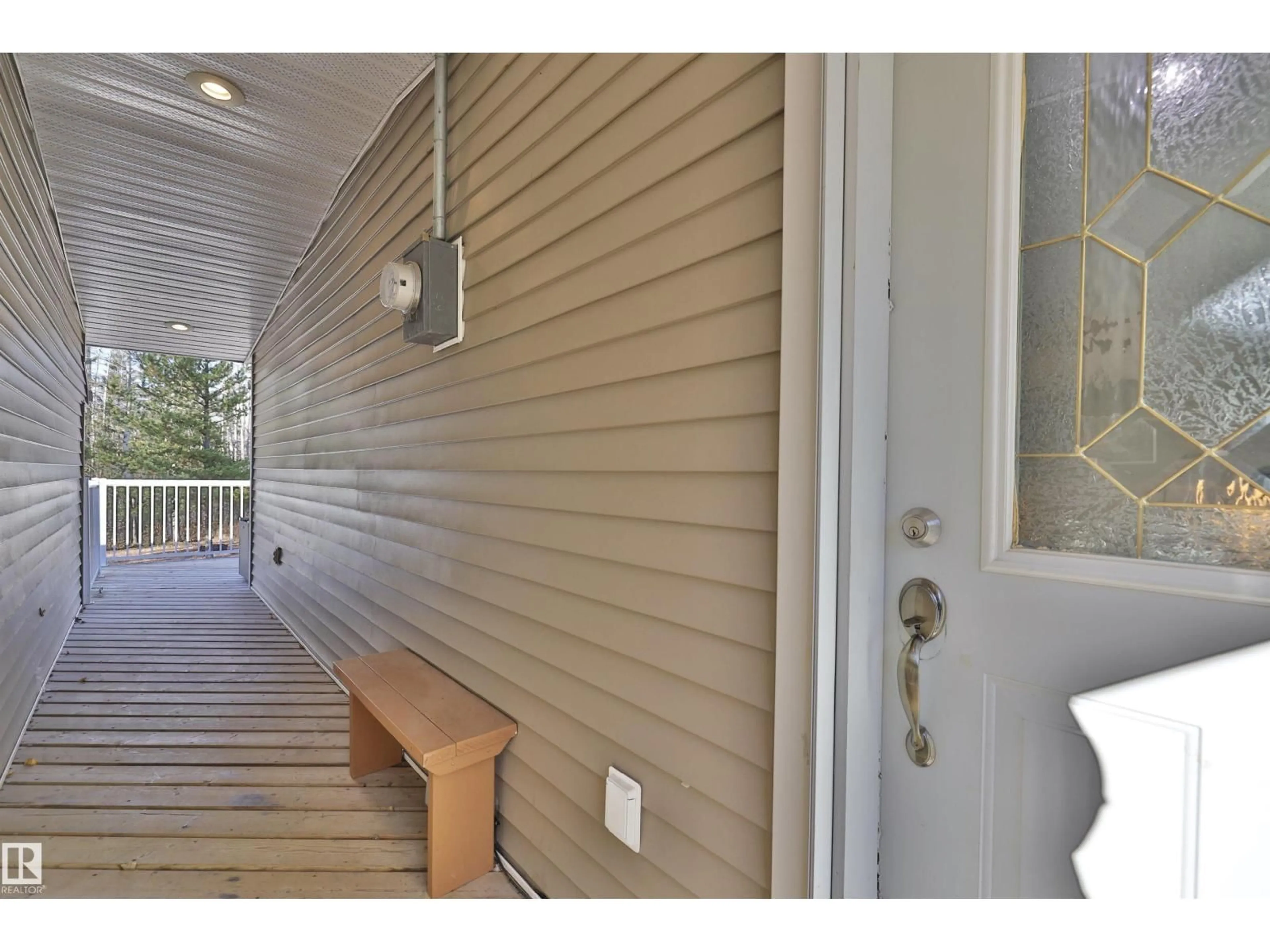 Indoor entryway for 4351 22 ST, Rural Wetaskiwin County Alberta T0C2C0