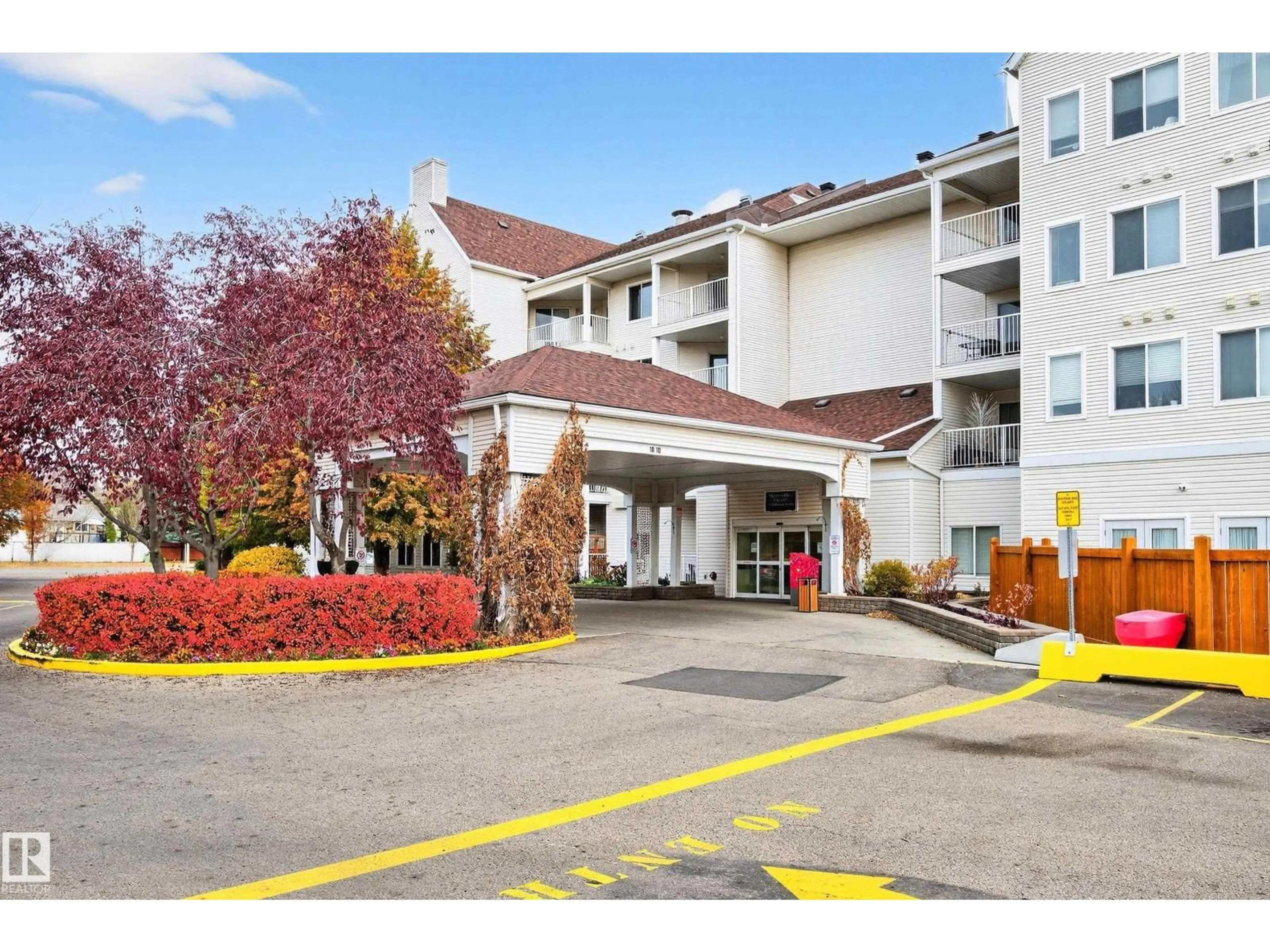 Indoor foyer for 78 - 110 MCKENNEY AV, St. Albert Alberta T8N1L9