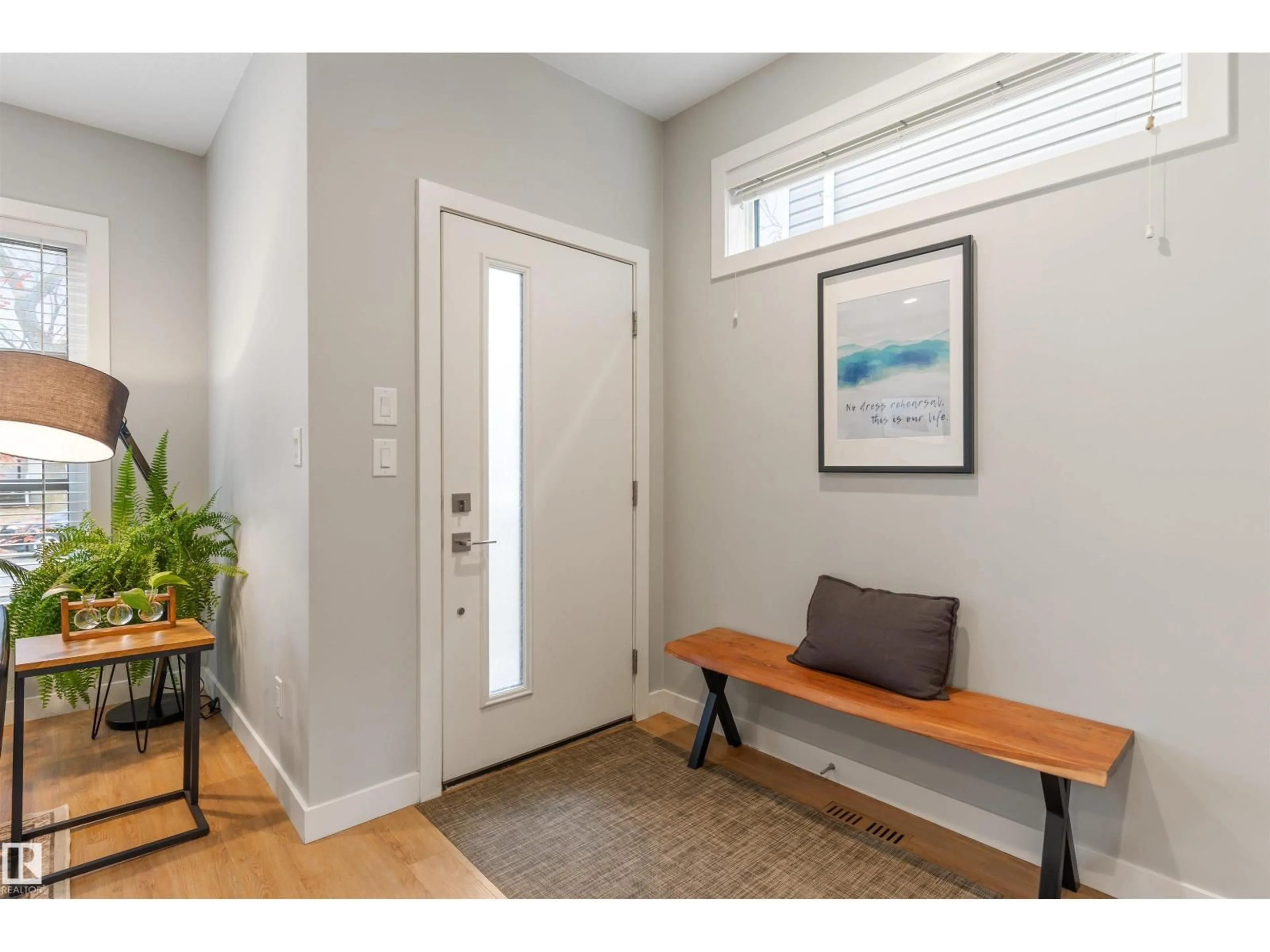 Indoor entryway for 9524 75 AV, Edmonton Alberta T6E1H4