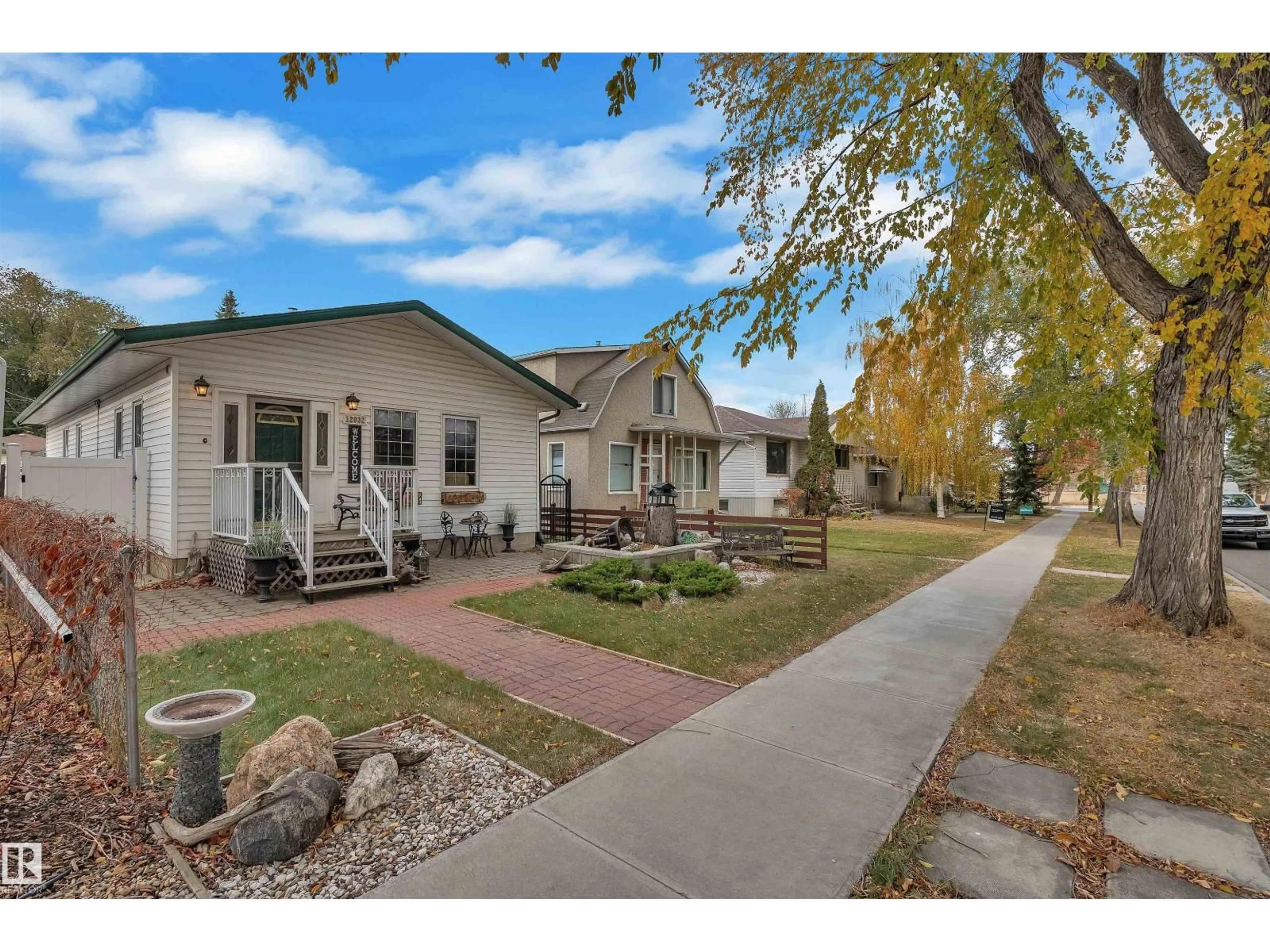 A pic from outside/outdoor area/front of a property/back of a property/a pic from drone, street for NW - 12032 56 ST, Edmonton Alberta T5W3T1