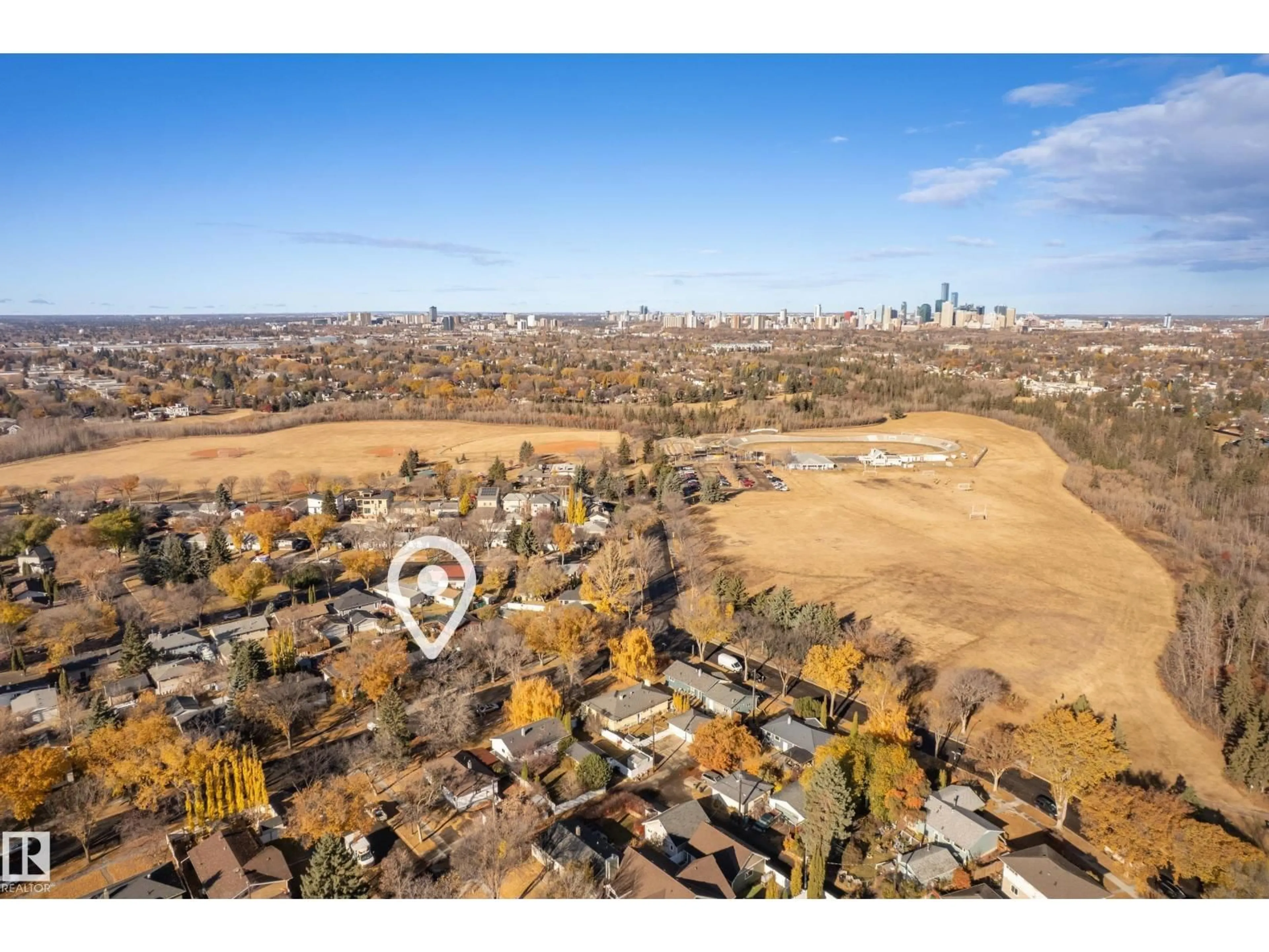 A pic from outside/outdoor area/front of a property/back of a property/a pic from drone, unknown for 6812 86 ST, Edmonton Alberta T6E2Y1