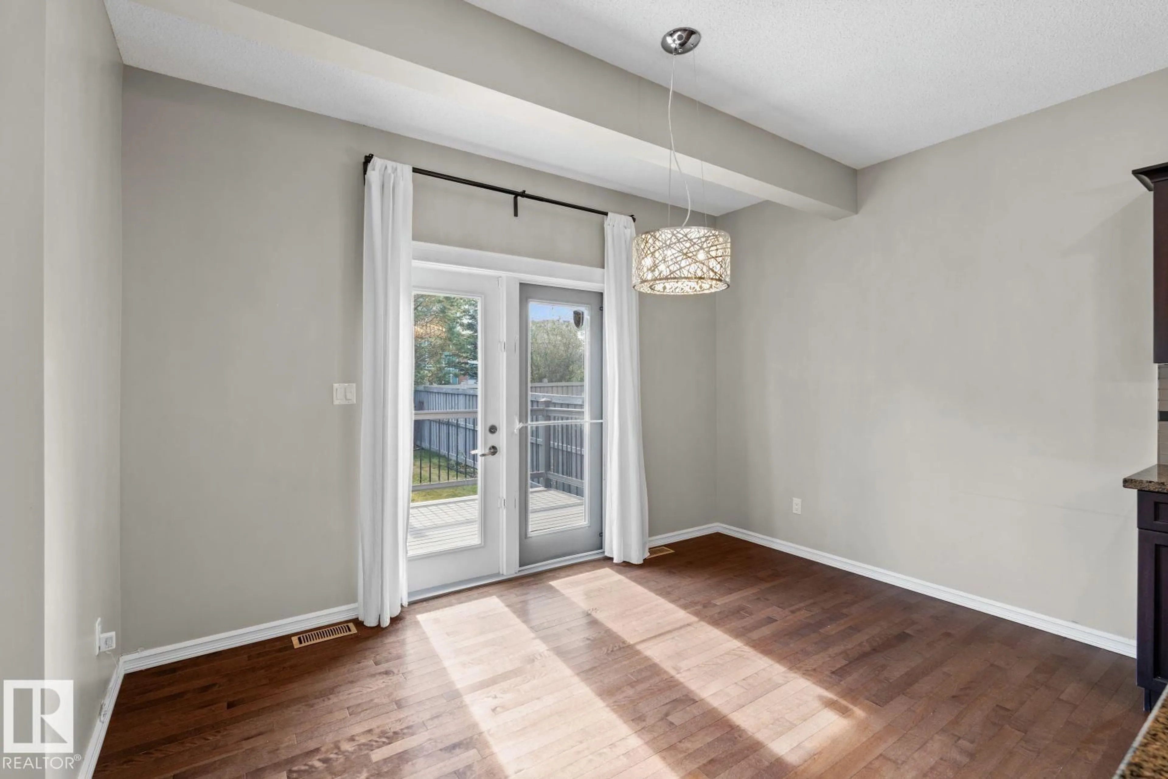 Indoor entryway for 716 ADAMS WY, Edmonton Alberta T6W0K2