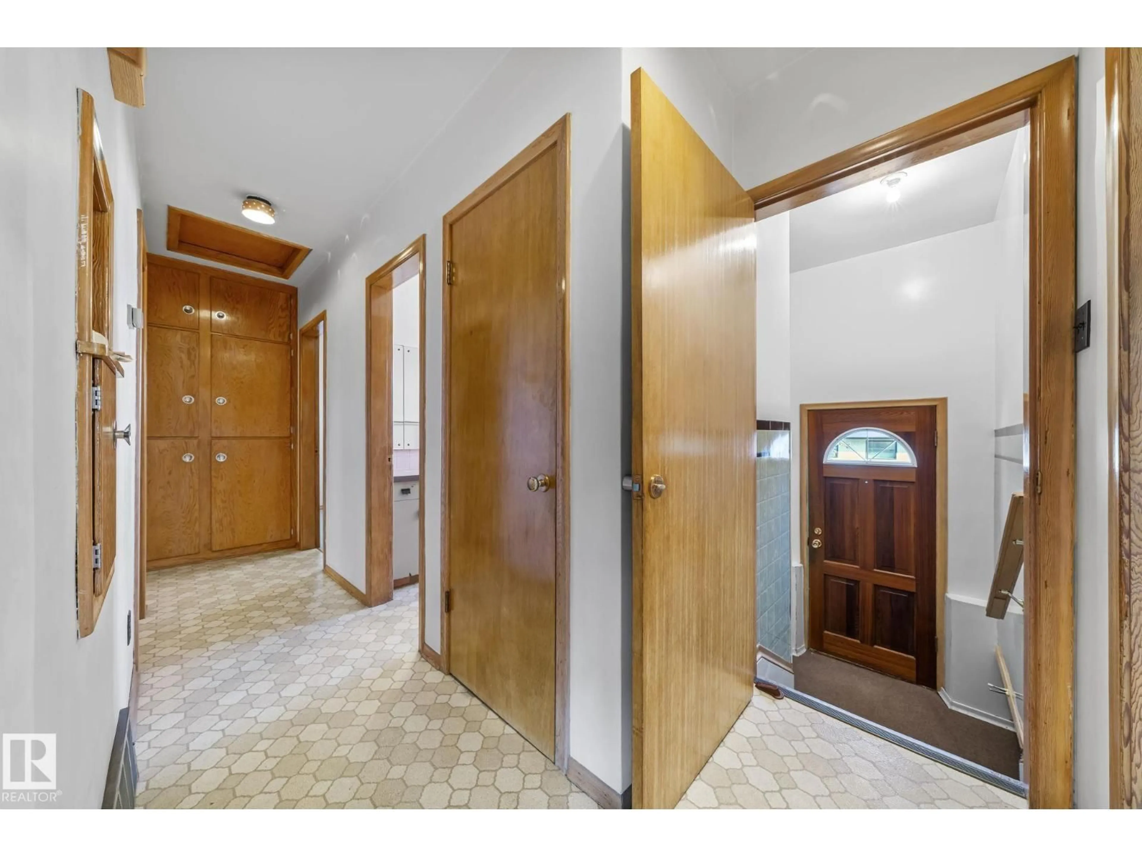 Unknown for 12947 109 ST, Edmonton Alberta T5E4Y3