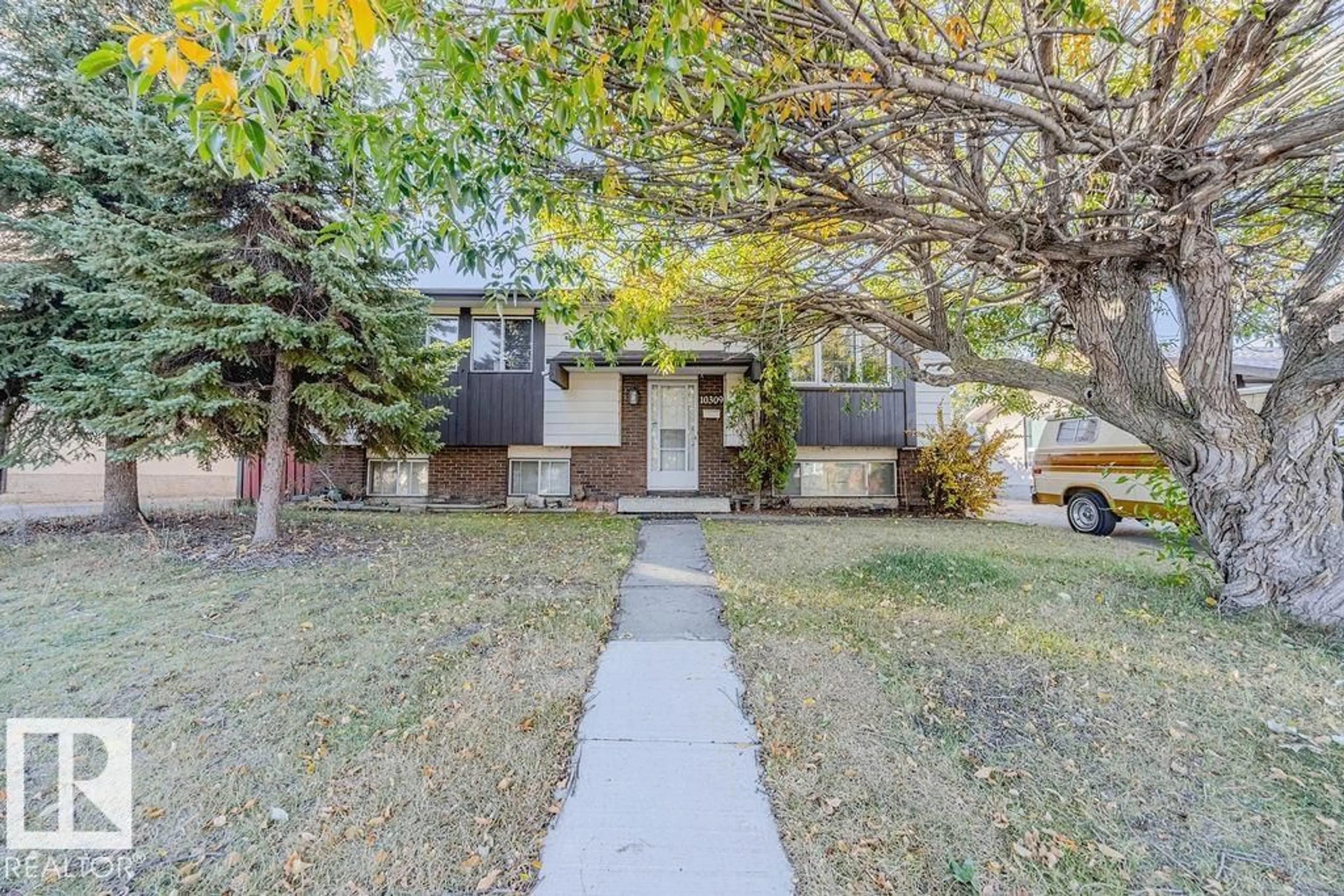 Unknown for 10309 167A AV, Edmonton Alberta T5X2Y8