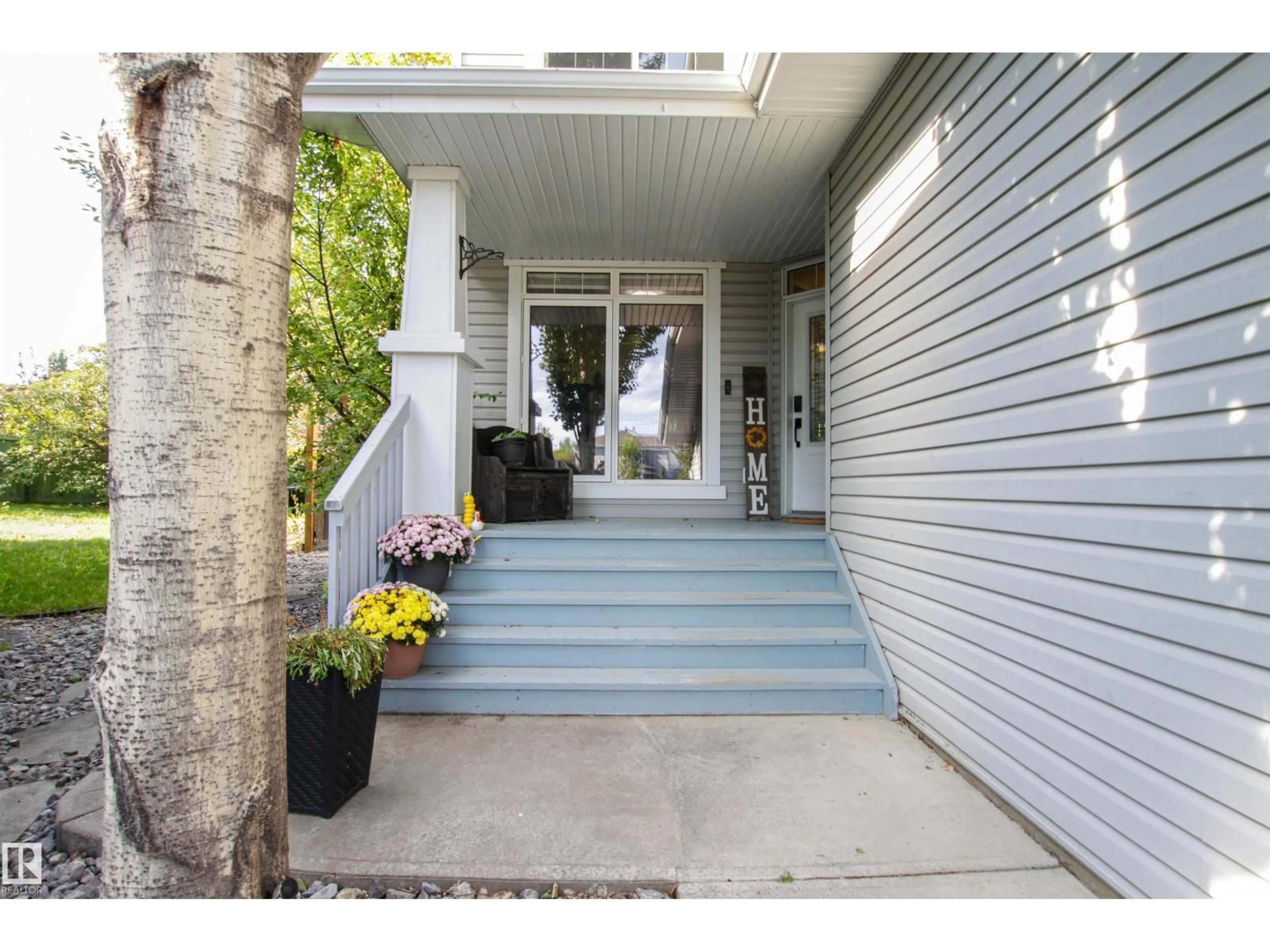 Indoor entryway for 620 CABRI CT, Sherwood Park Alberta T8H0L4