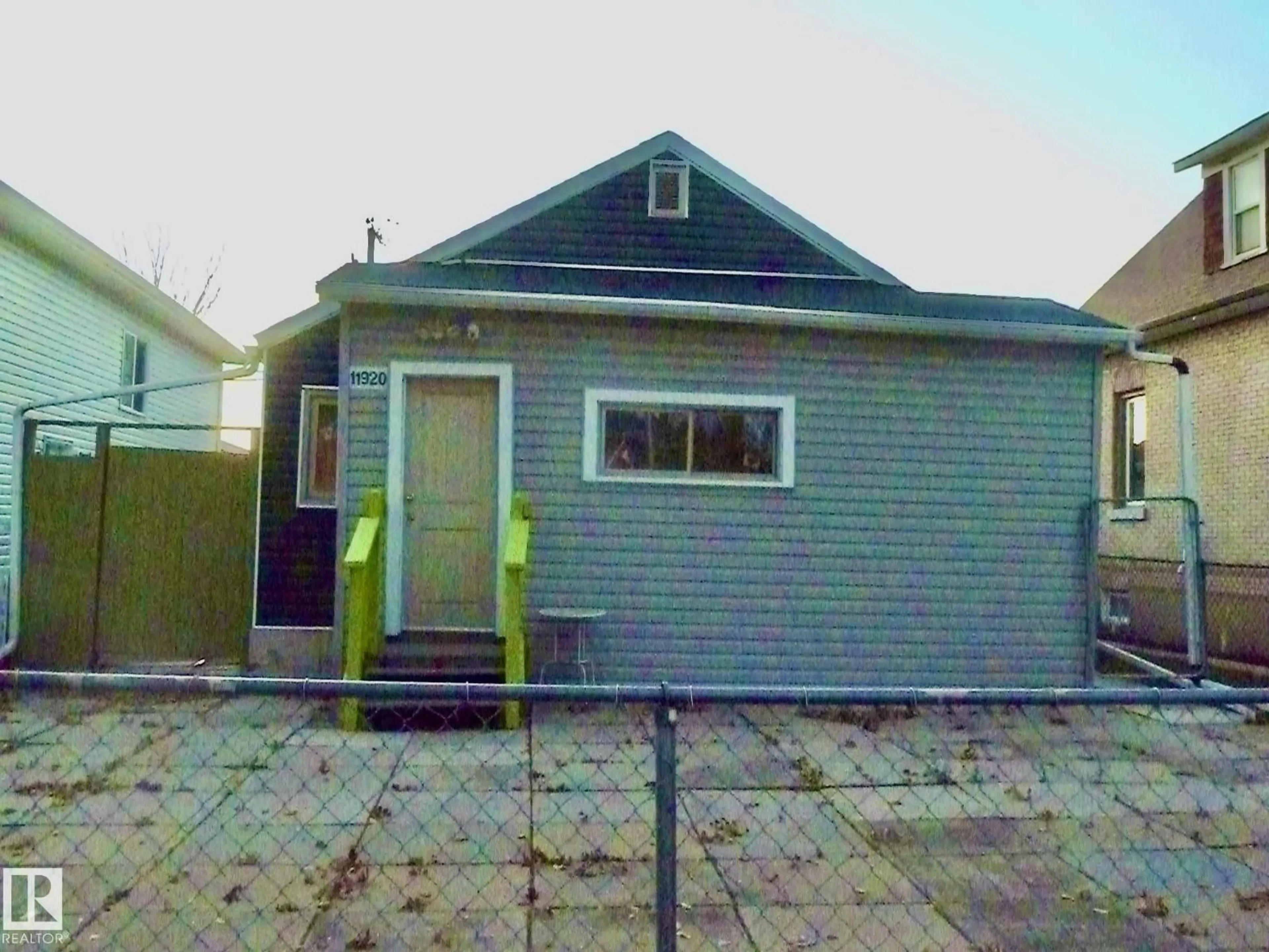 Shed for NW - 11920 96 ST, Edmonton Alberta T5G1V5