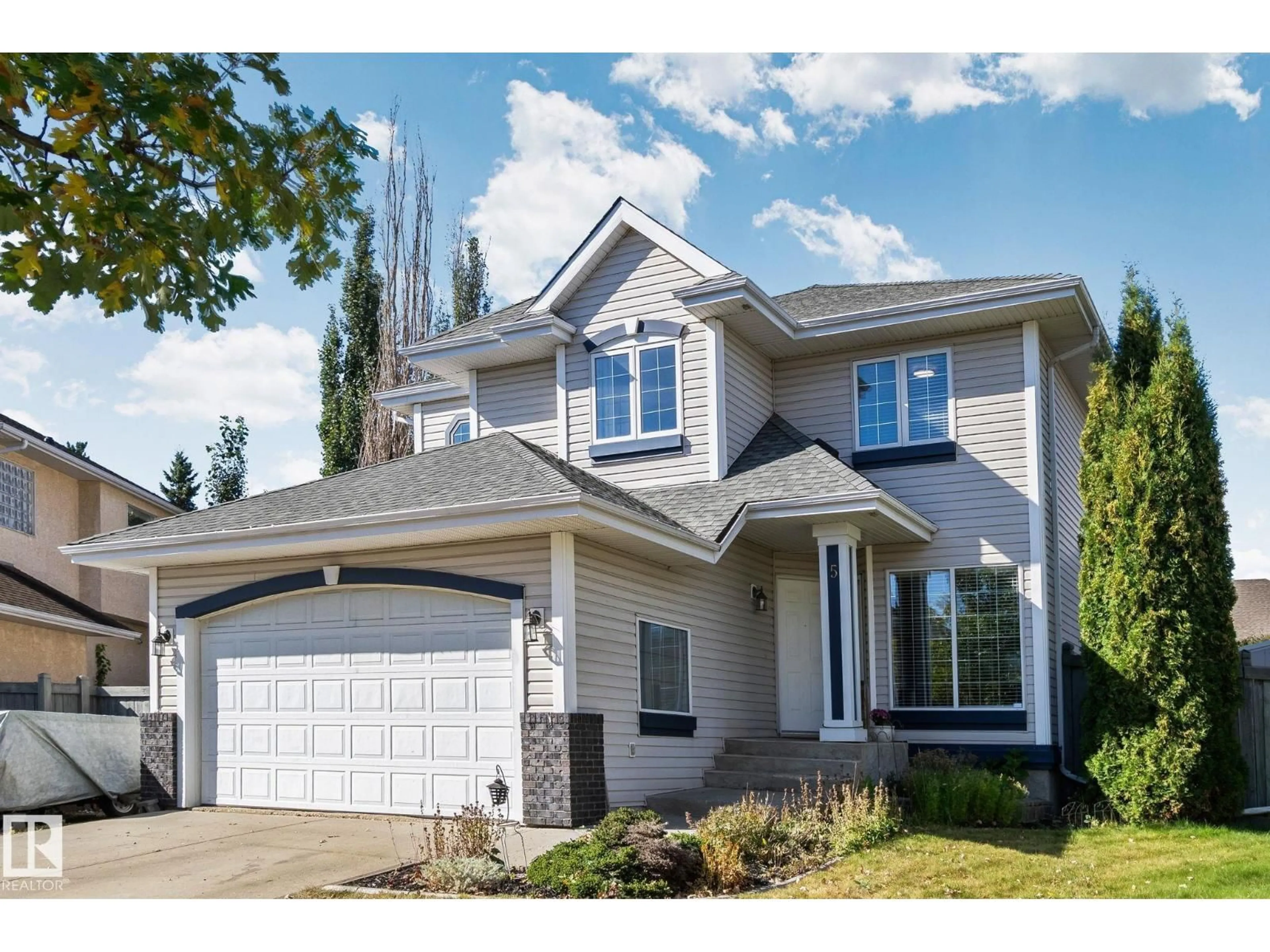 Home with vinyl exterior material, street for 5 ORIOLE CT, St. Albert Alberta T8N6L7