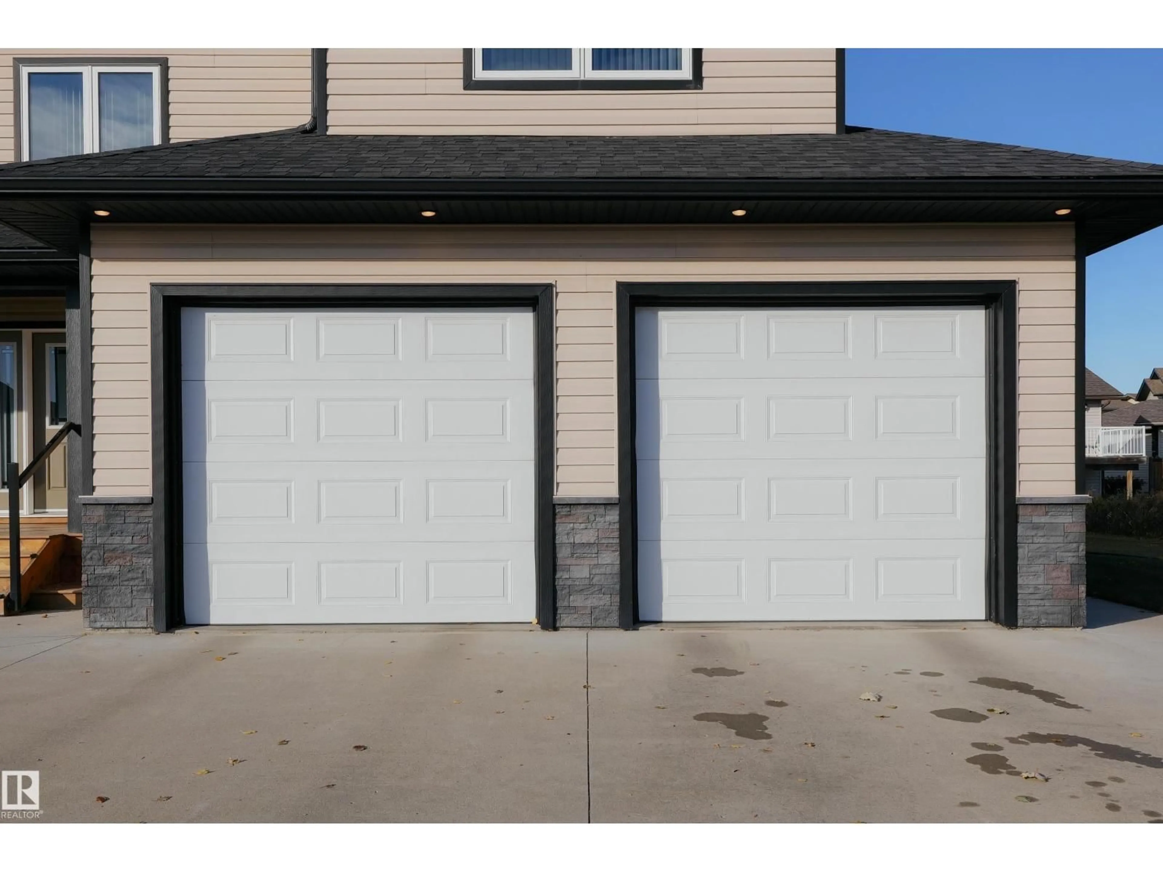 Indoor garage for 5902 44 STREET, Barrhead Alberta T7N0A4