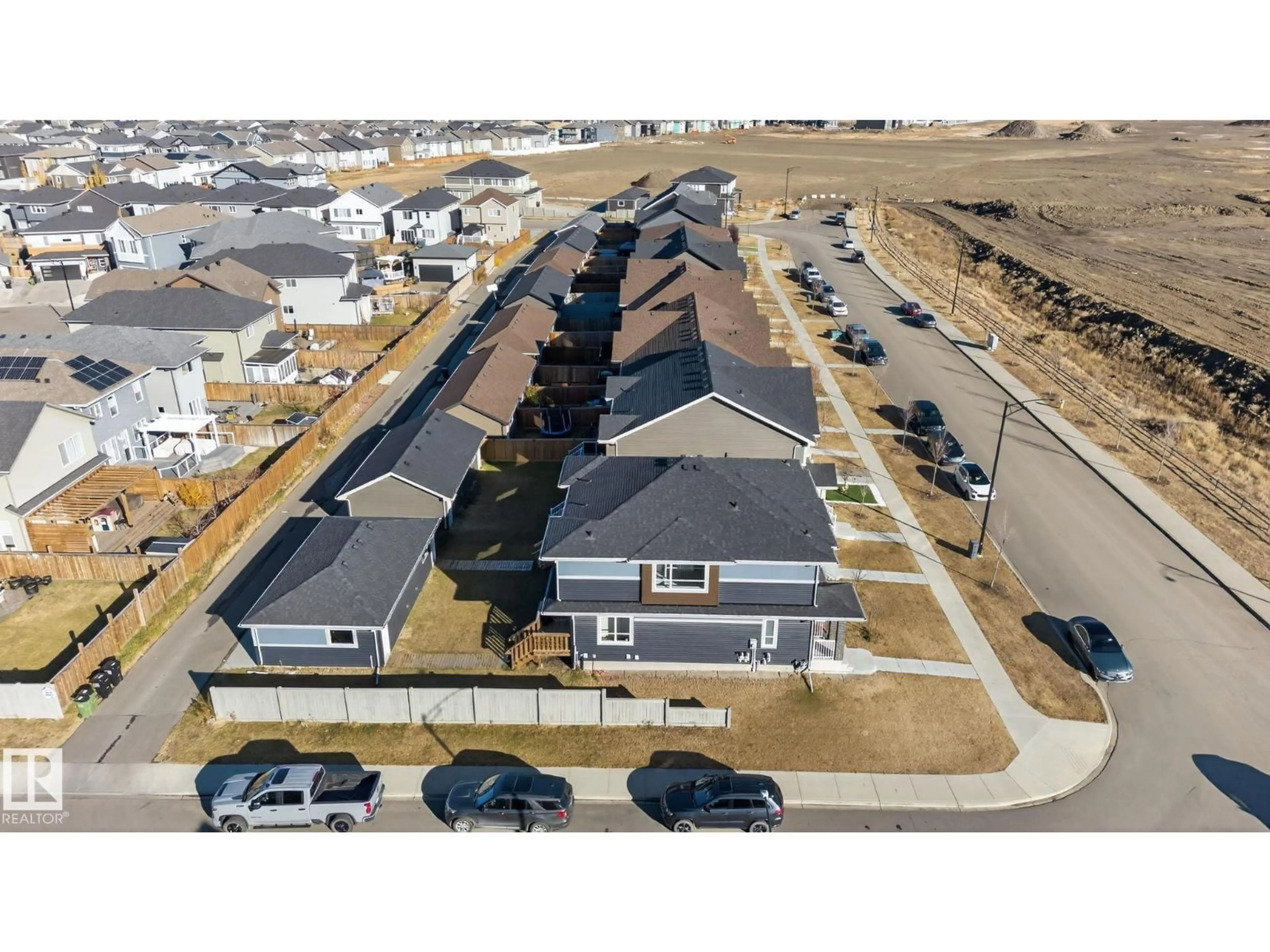 A pic from outside/outdoor area/front of a property/back of a property/a pic from drone, street for 382 CRYSTALLINA NERA DR, Edmonton Alberta T5Z0R9