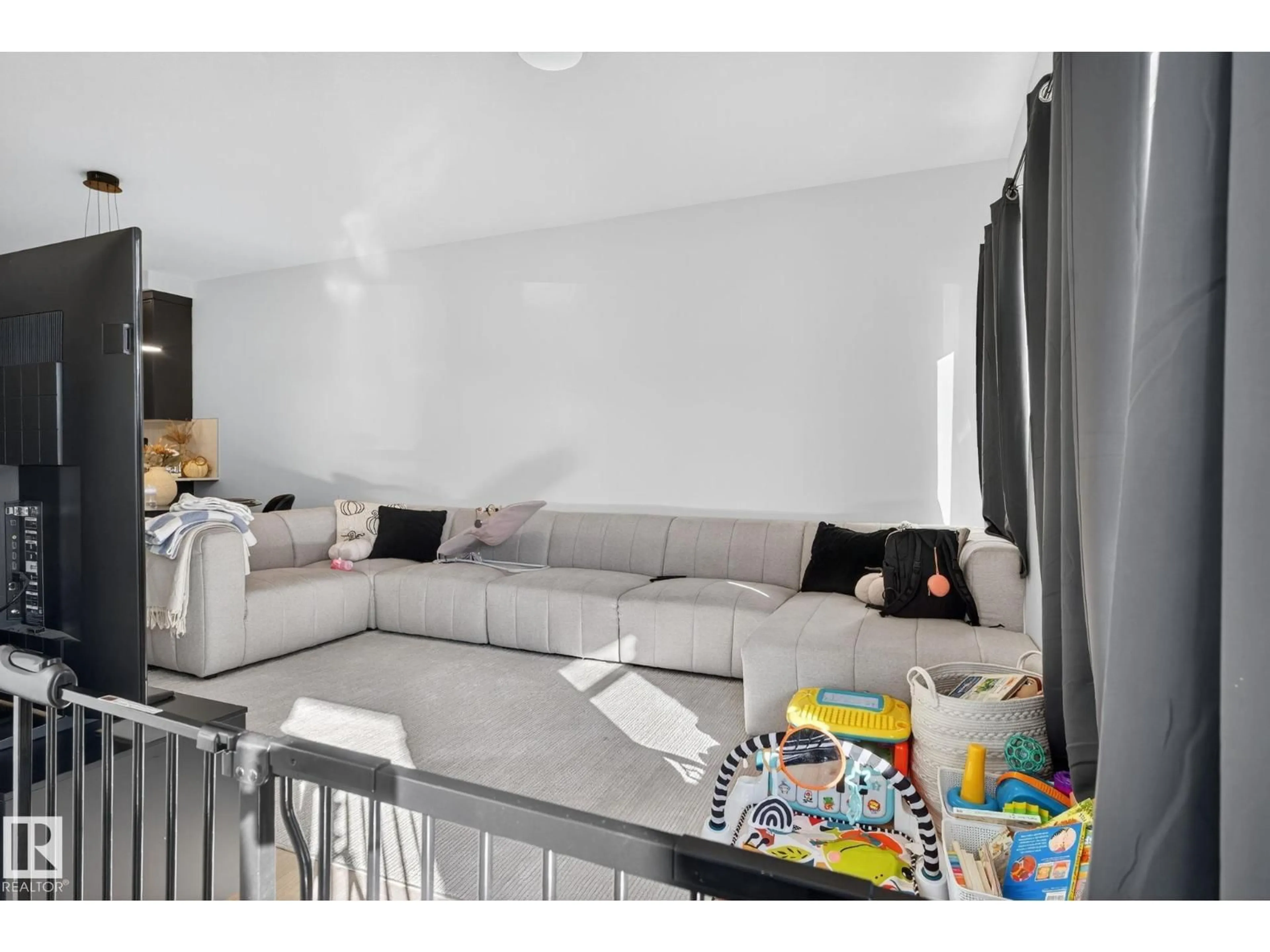 Living room with furniture, unknown for 382 CRYSTALLINA NERA DR, Edmonton Alberta T5Z0R9