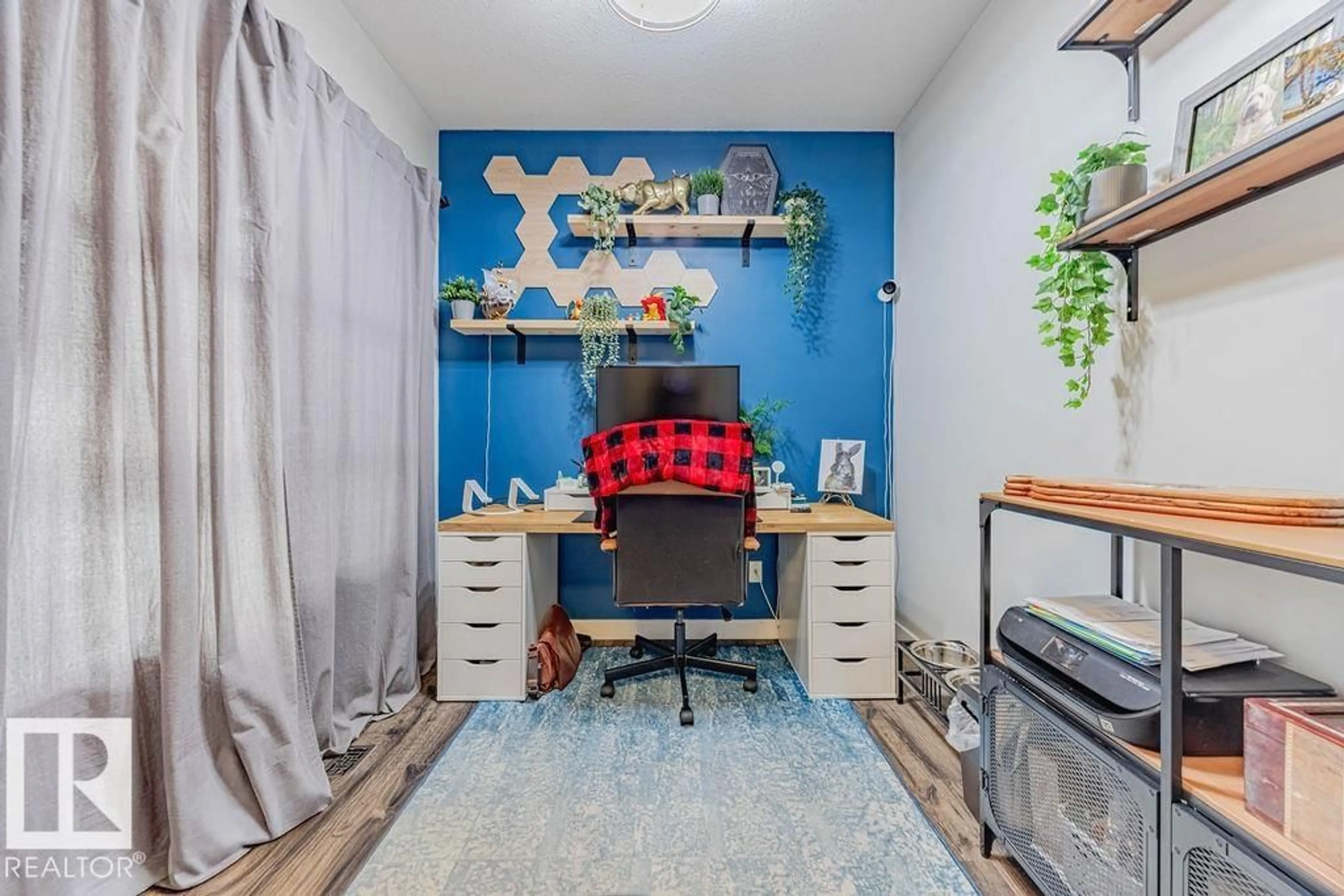 A pic of a room for 18107 77 ST, Edmonton Alberta T5Z0L8