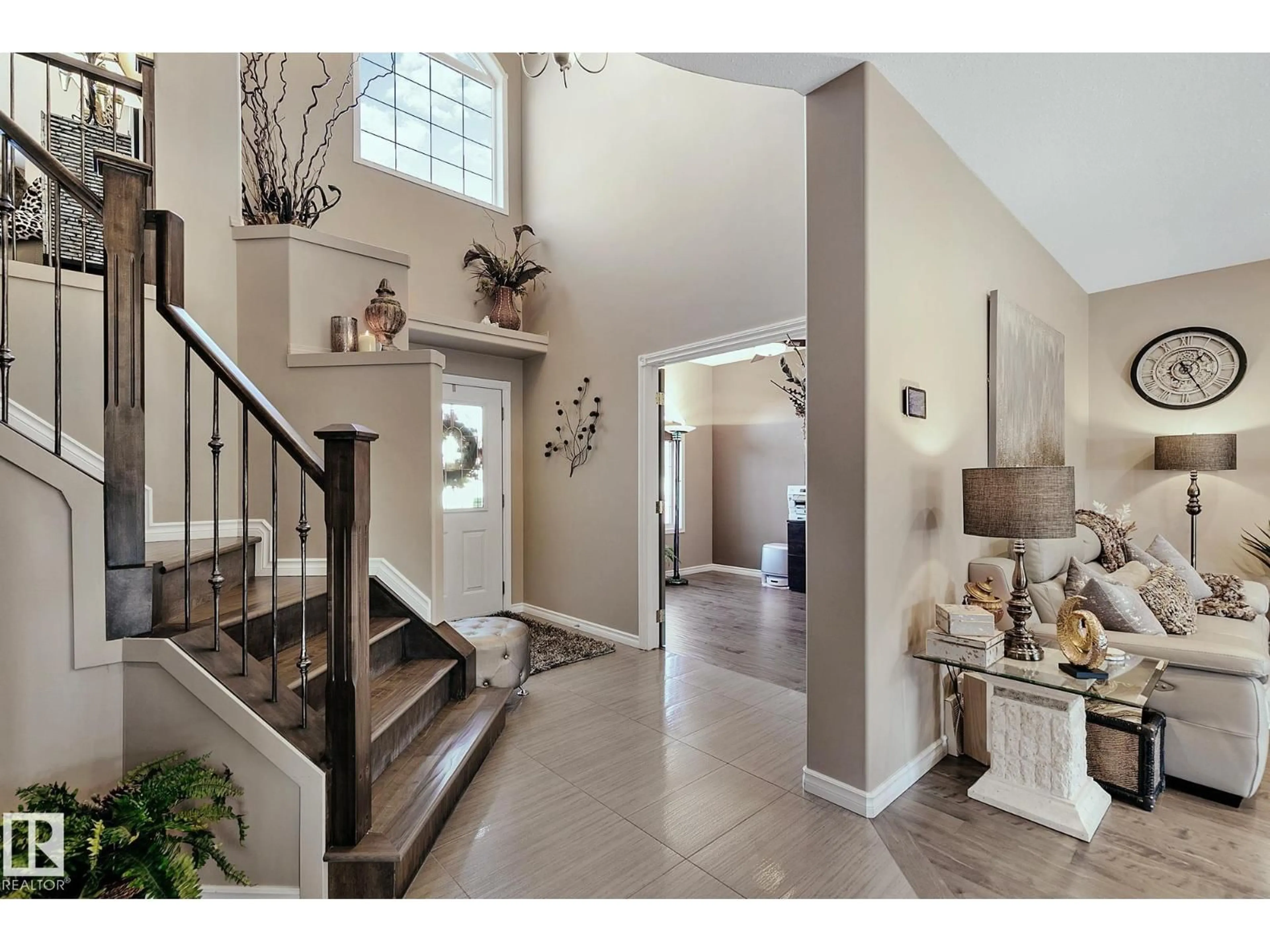 Indoor entryway for 8619 160 AV, Edmonton Alberta T5Z3H9