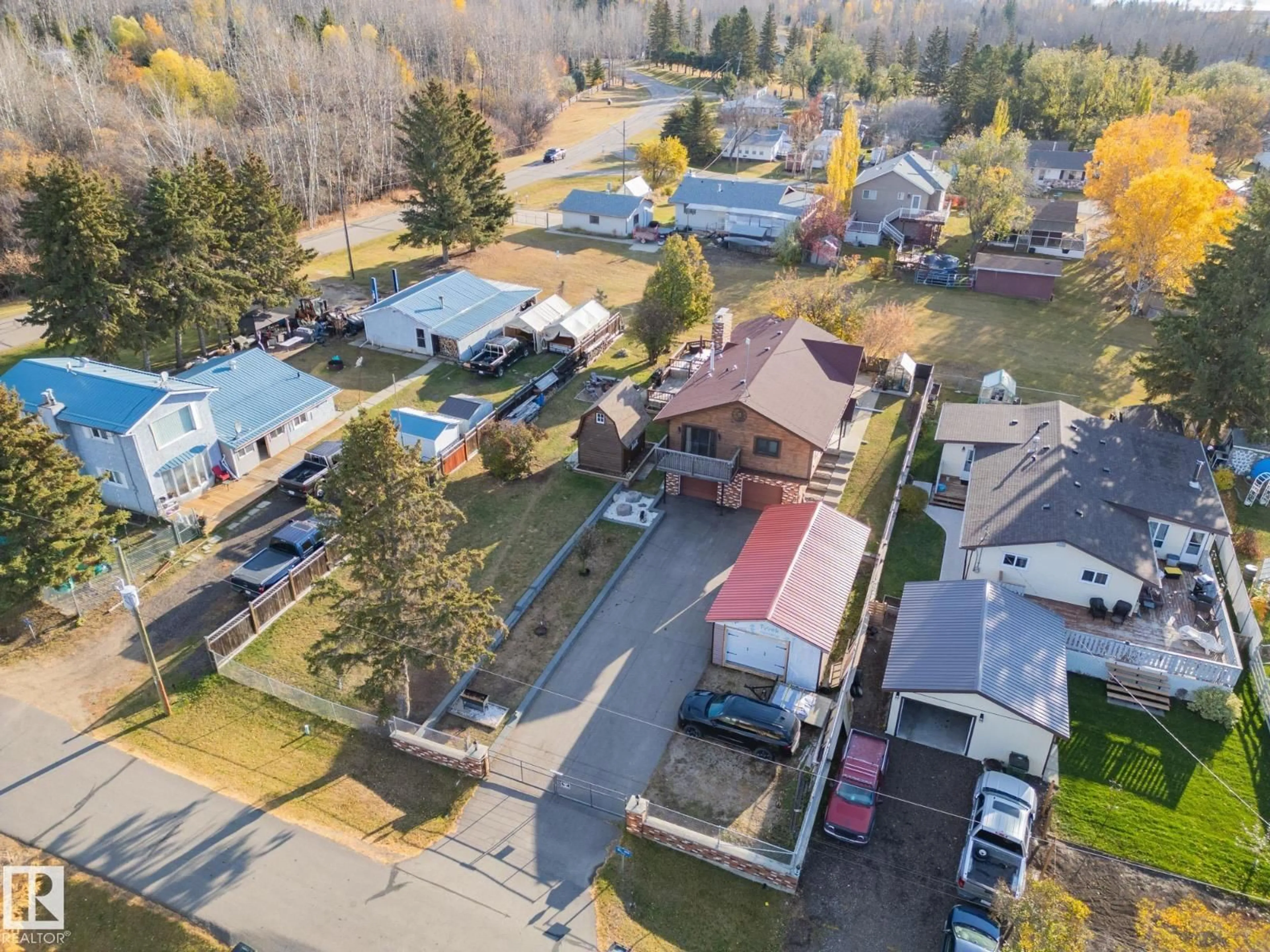 A pic from outside/outdoor area/front of a property/back of a property/a pic from drone, street for 403 4 ST, Rural Lac Ste. Anne County Alberta T0E1A0